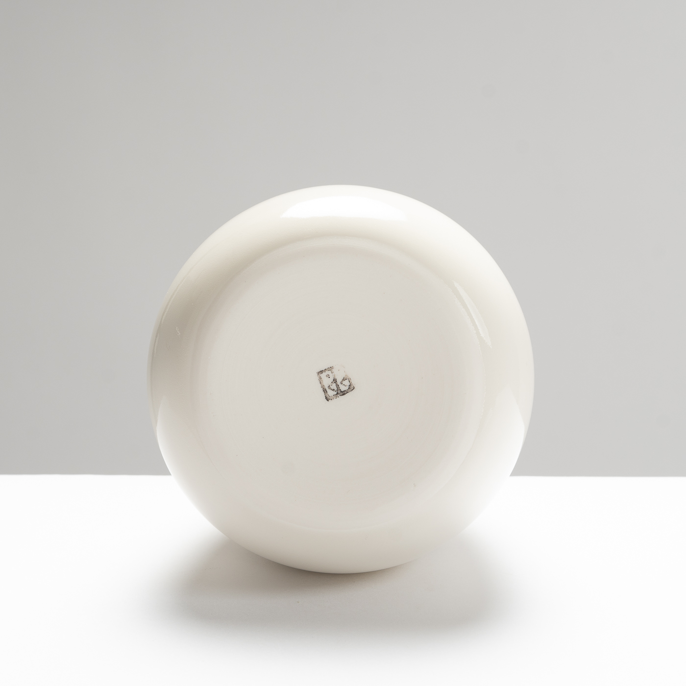 BP577Y28 Decorated Vase with Stalk