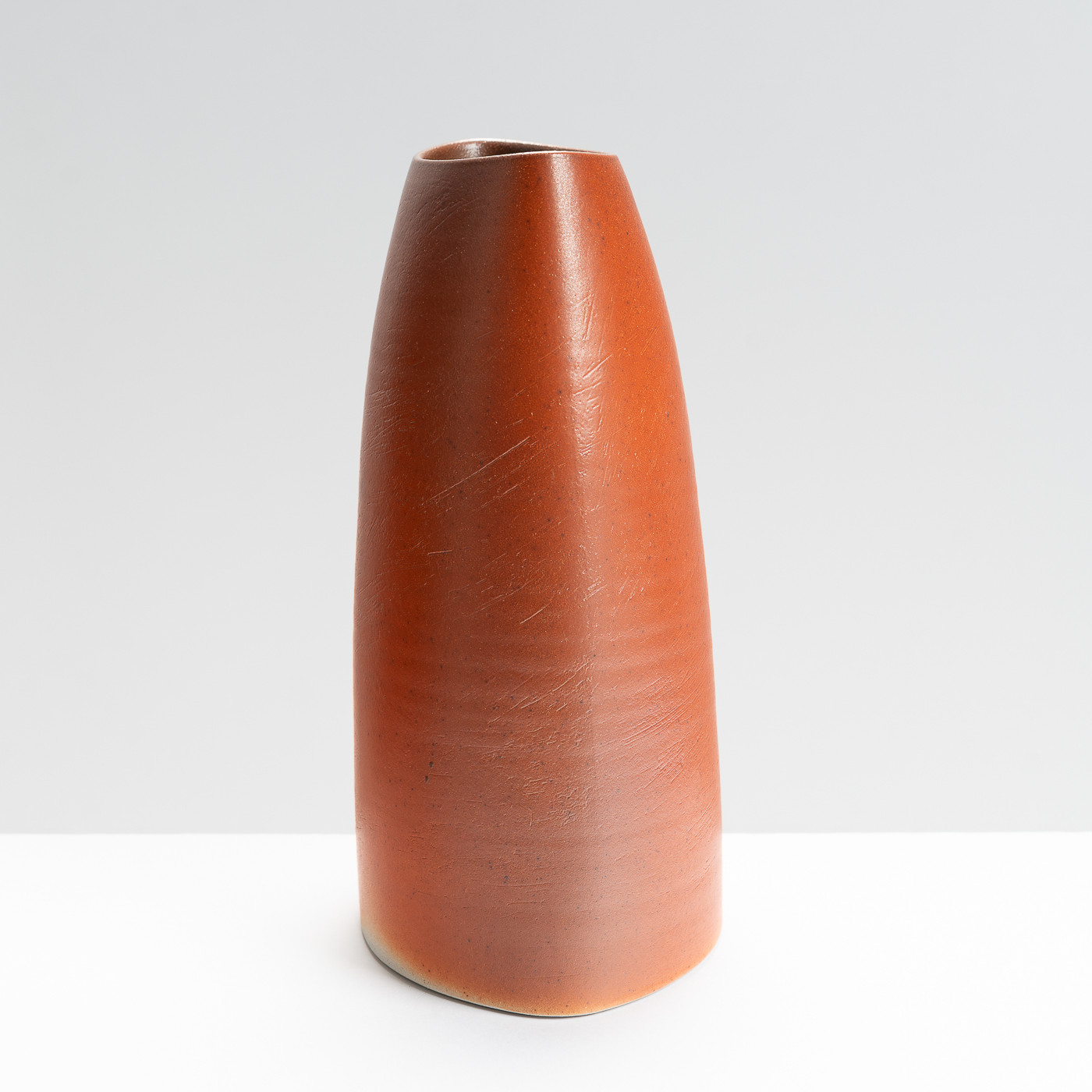 JH57Y319 Orange Vase