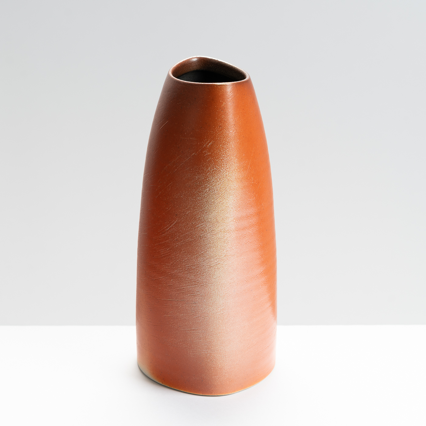 JH57Y319 Orange Vase