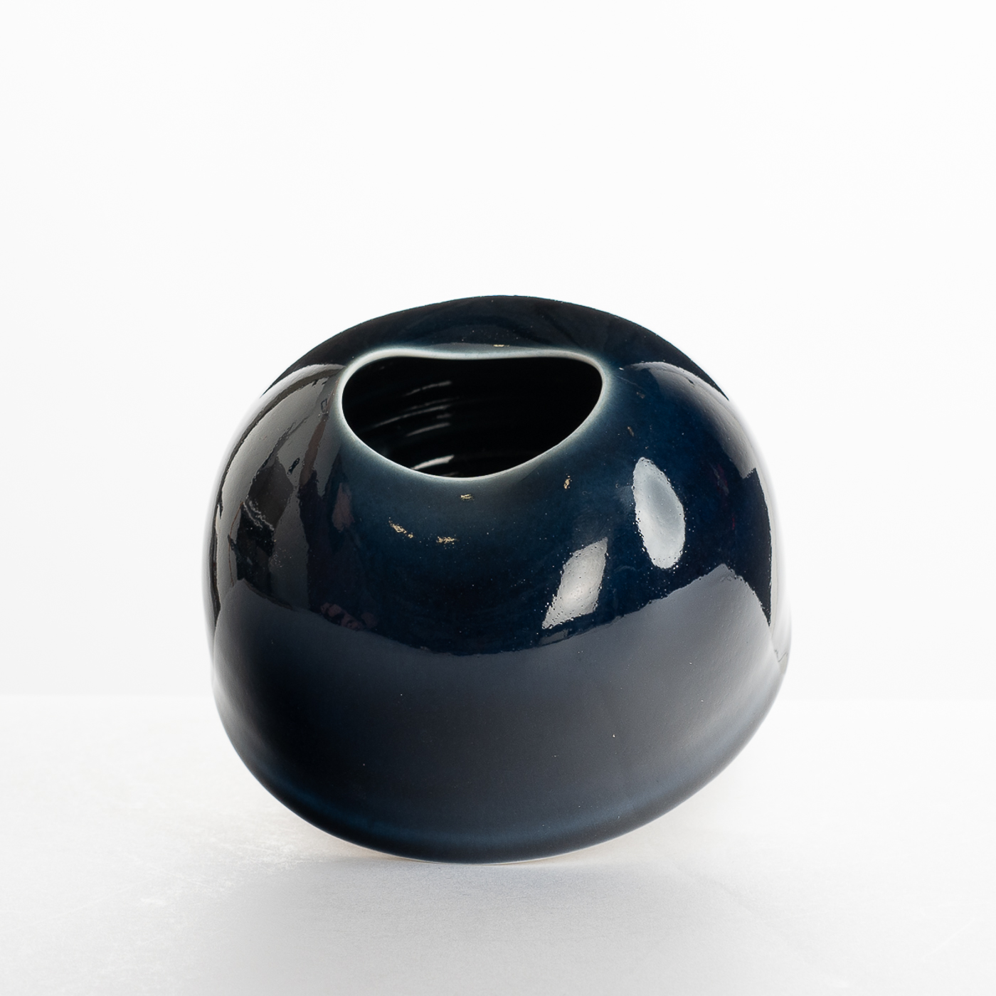 TG356Y213 Table Vessel Mazarine