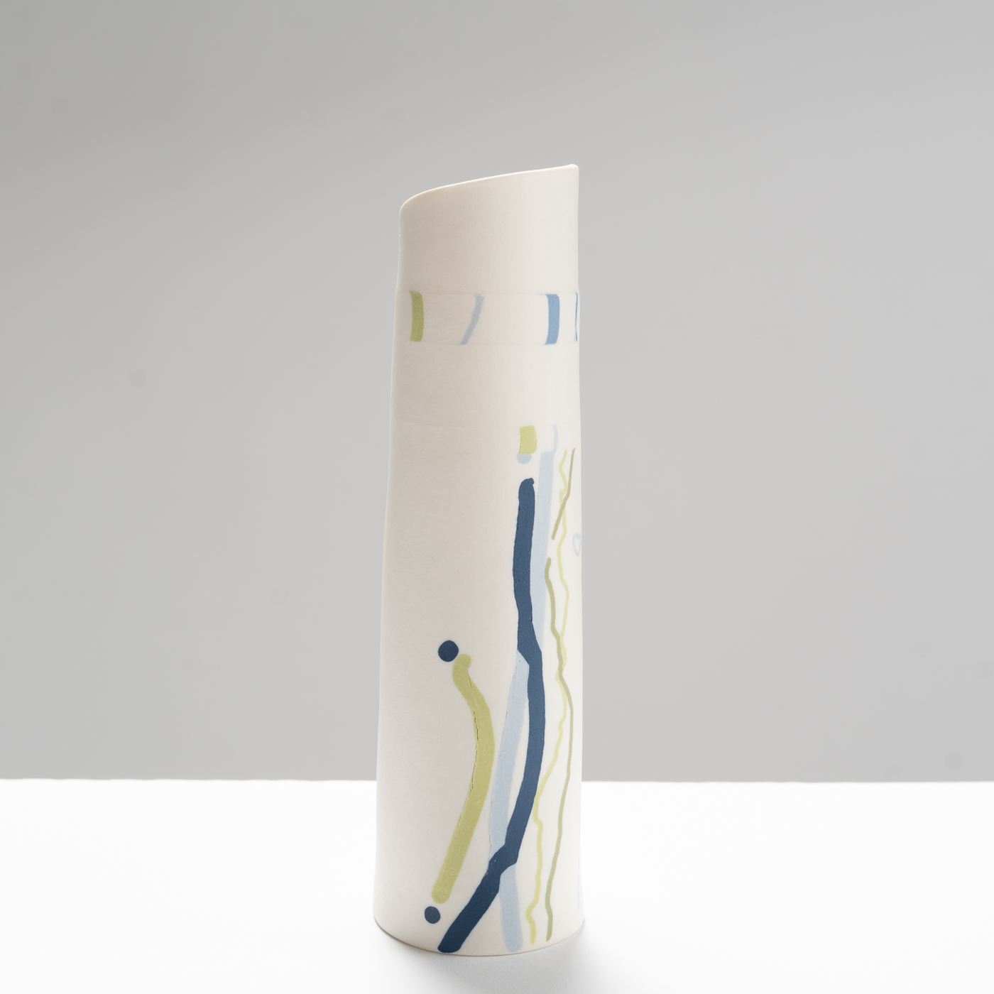 CS581Y35 Medium Teardrop Vessel