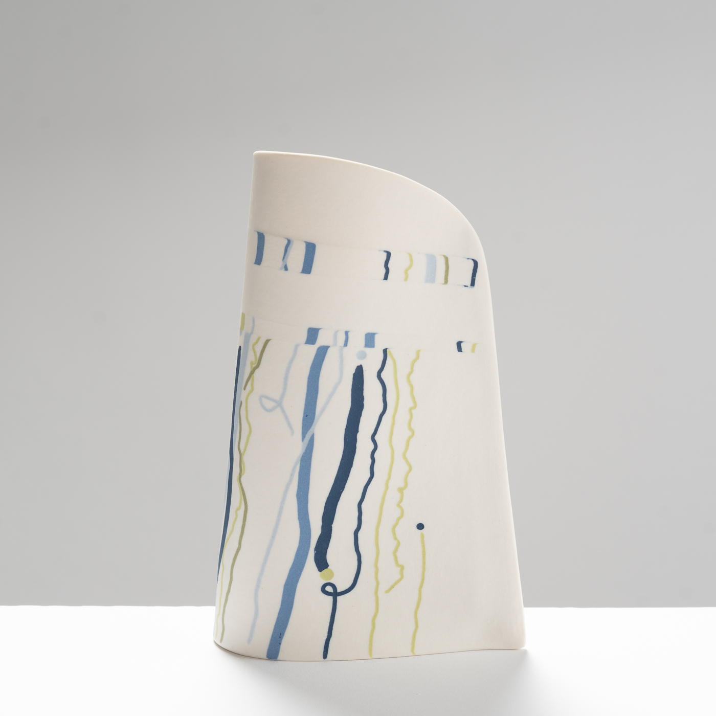 CS581Y35 Medium Teardrop Vessel