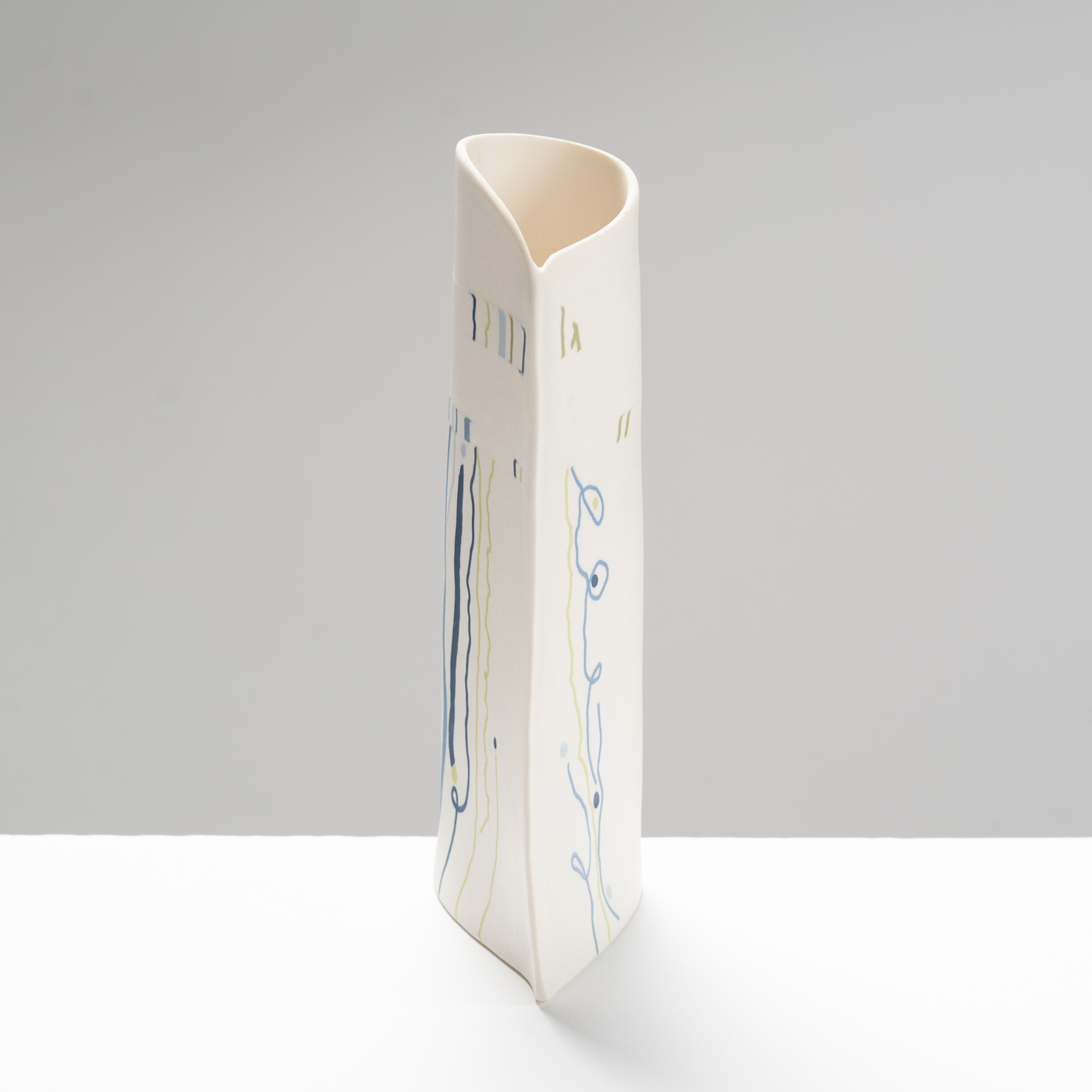 CS581Y35 Medium Teardrop Vessel