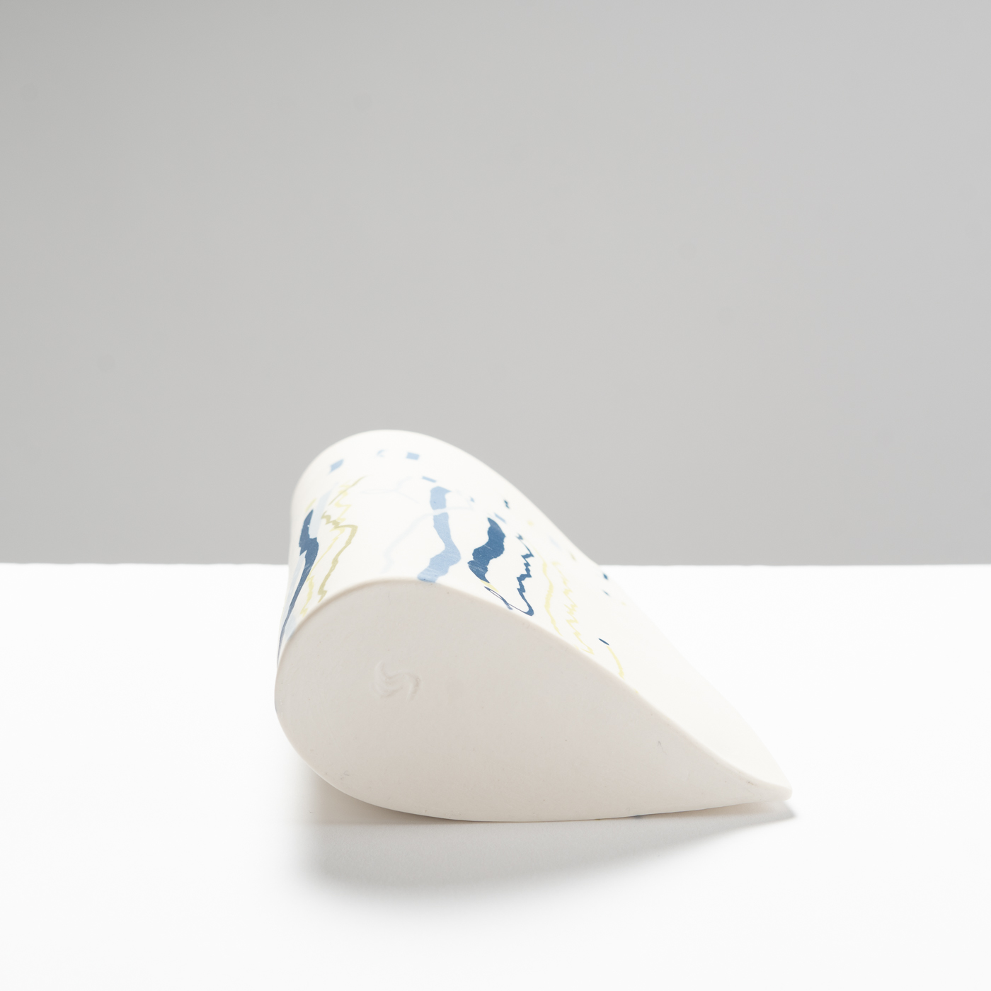 CS581Y35 Medium Teardrop Vessel