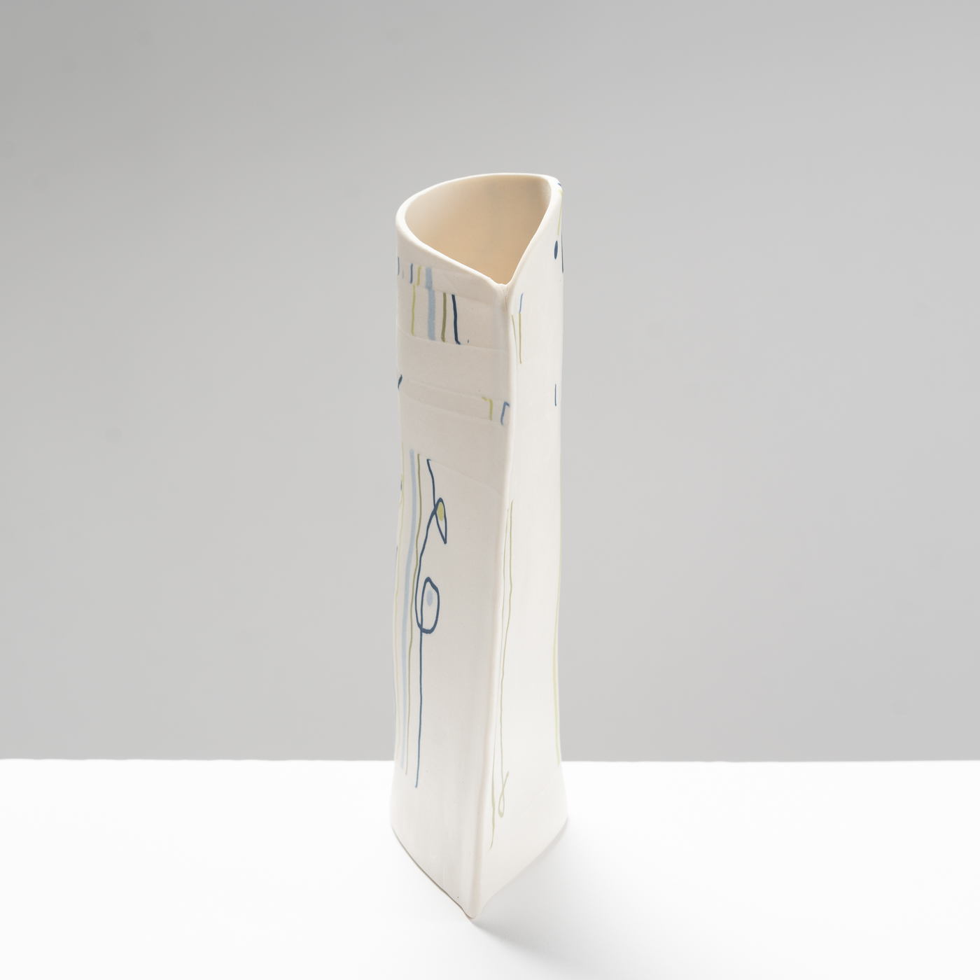 CS581Y36 Medium Teardrop Vessel