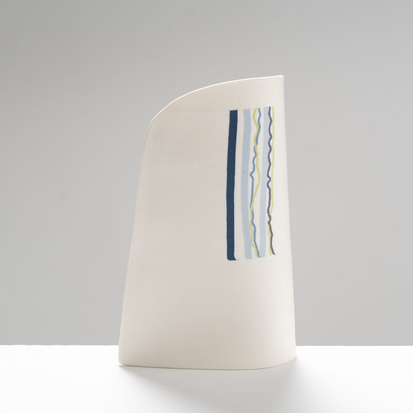 CS581Y37 Medium Teardrop Vessel