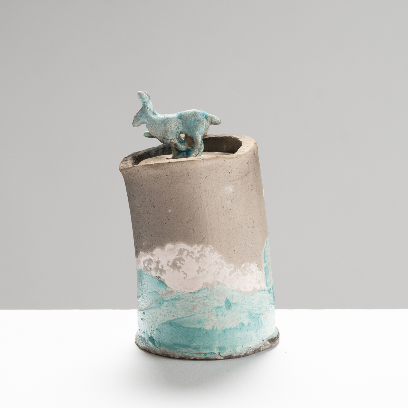 HT473Y136 Leaping Blue Hare