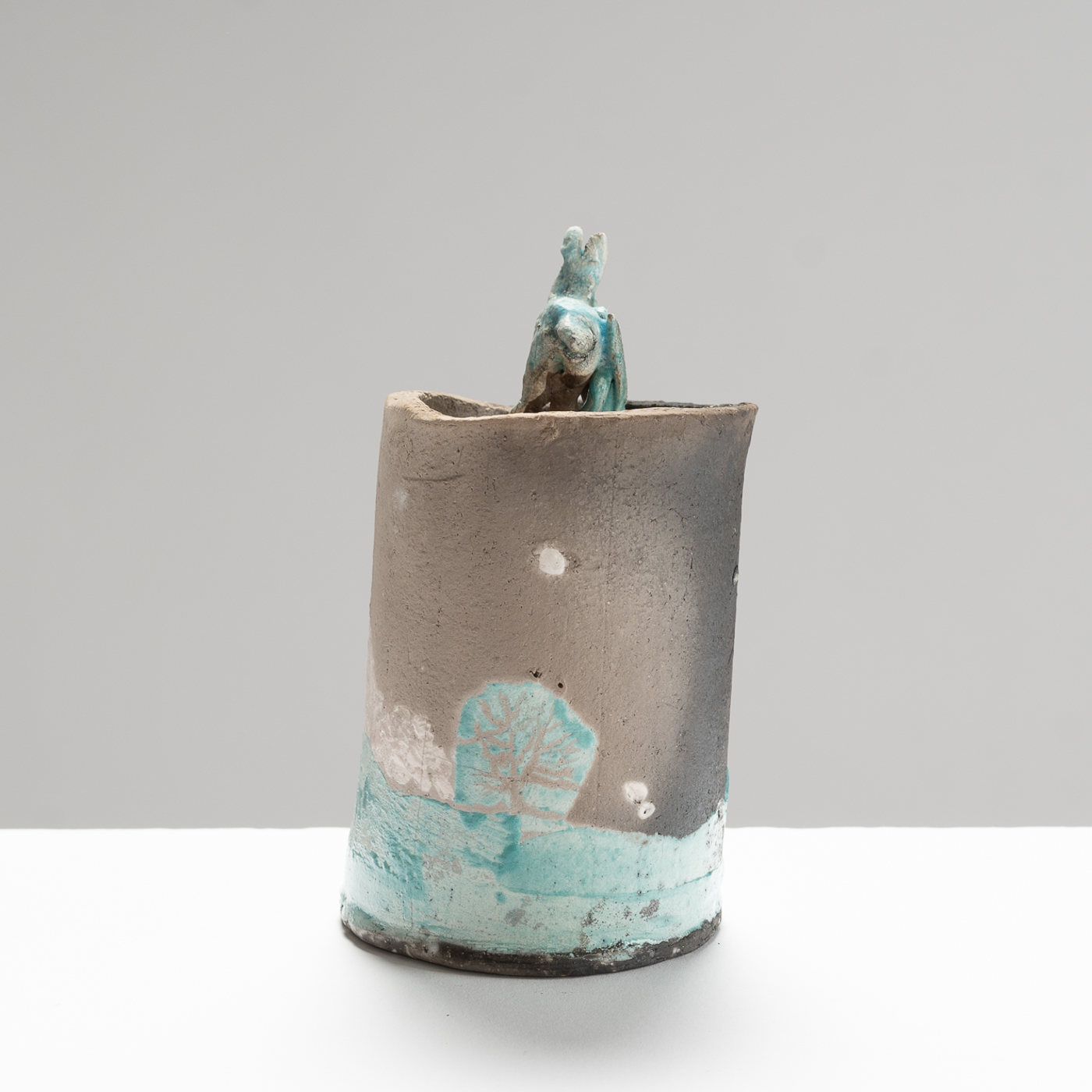 HT473Y136 Leaping Blue Hare