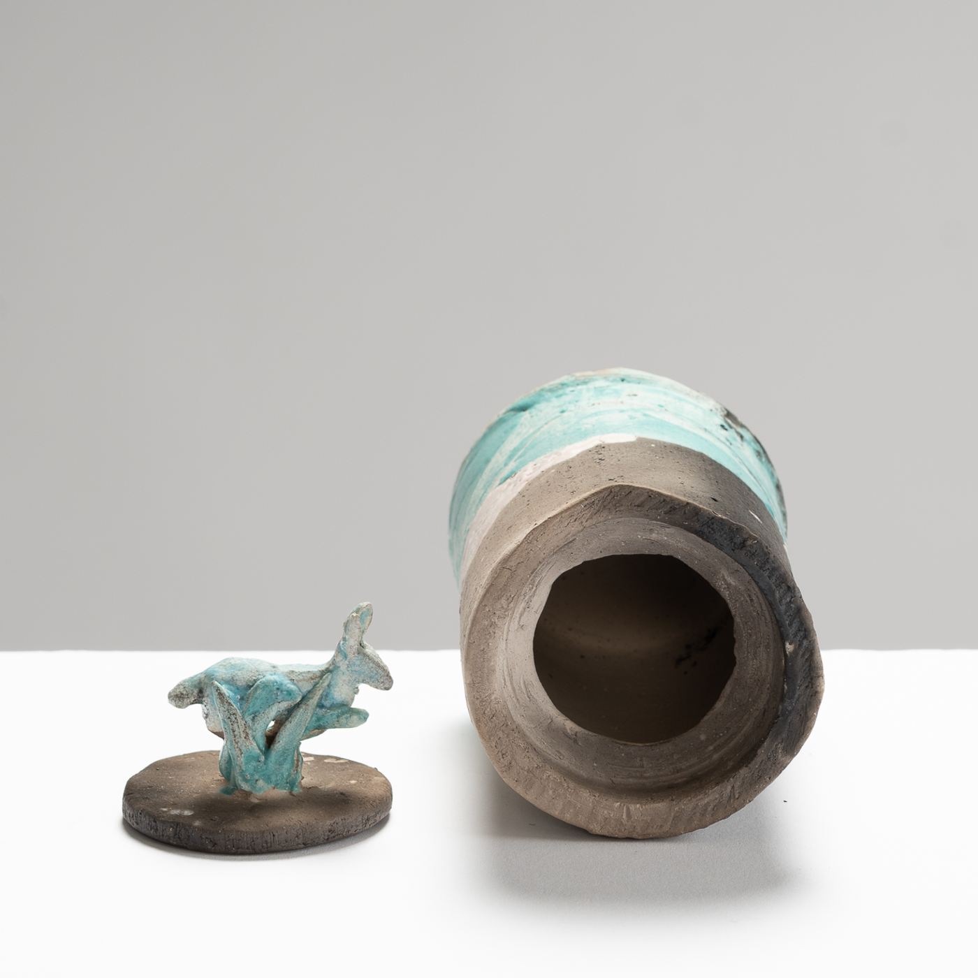 HT473Y136 Leaping Blue Hare