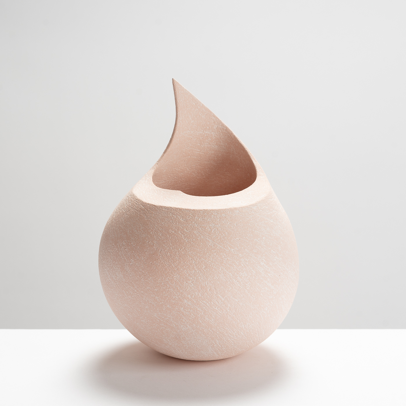 MP531Y28 Pink Point Sculpture