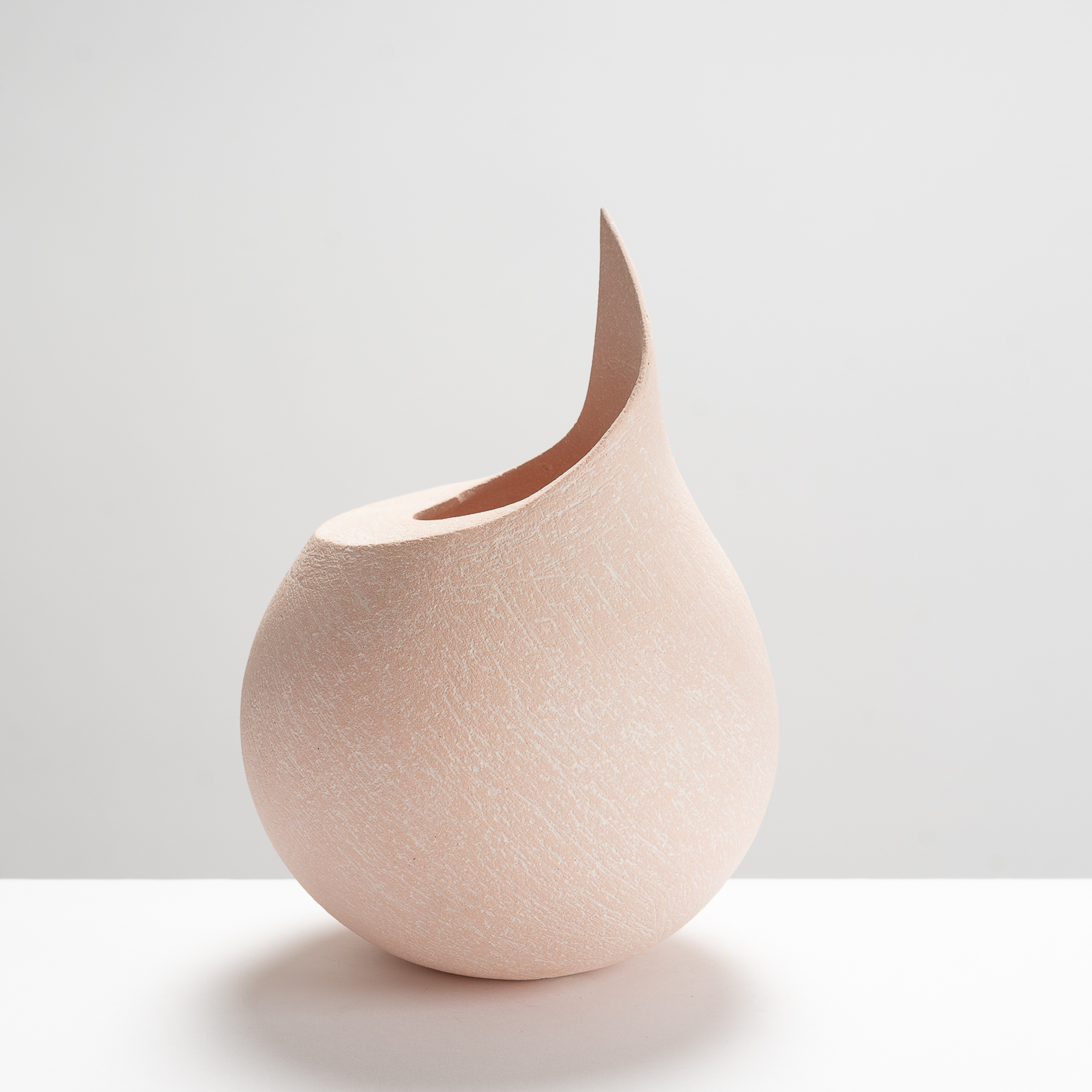 MP531Y28 Pink Point Sculpture