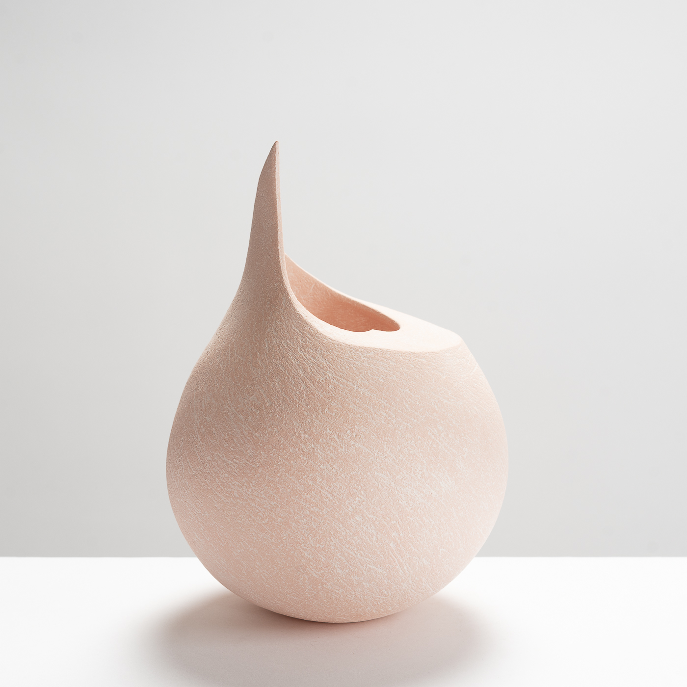 MP531Y28 Pink Point Sculpture