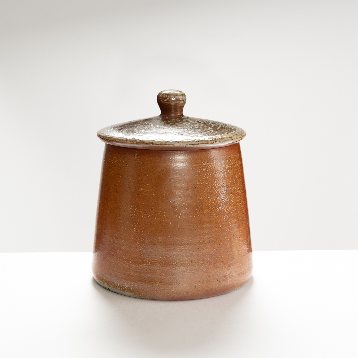 SN412Y327 Large lidded jar