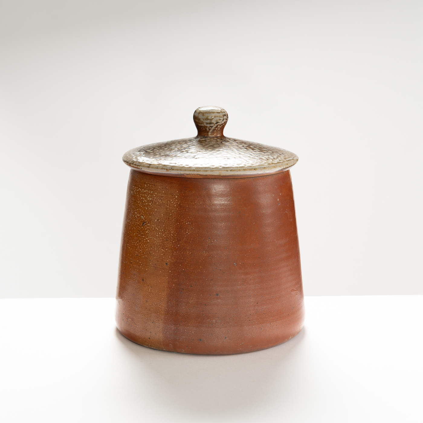 SN412Y327 Large lidded jar