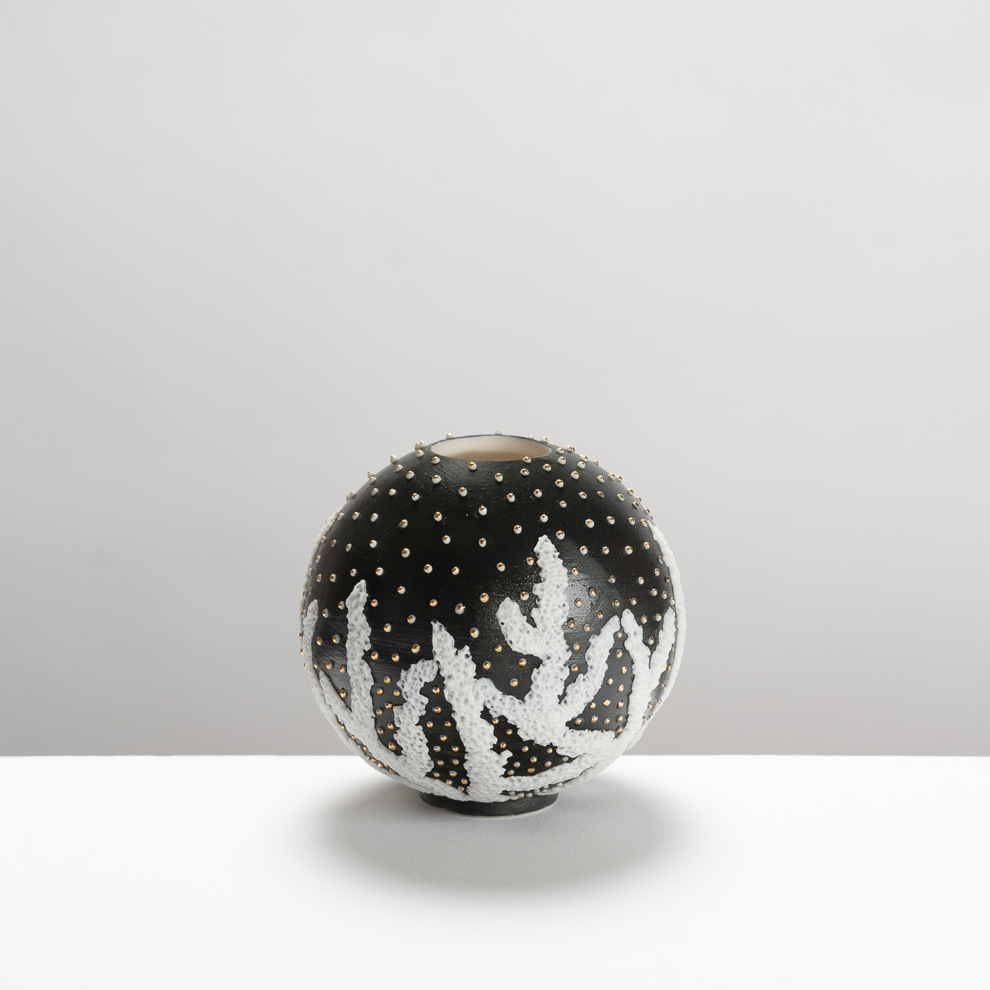 DE430Y21 Small Black Moon Jar