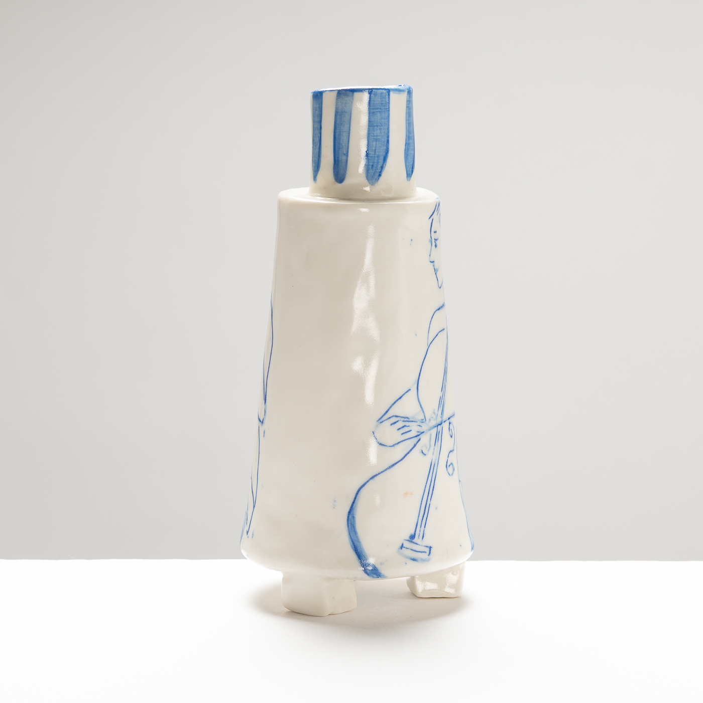 GA541Y29 Cellists Blue