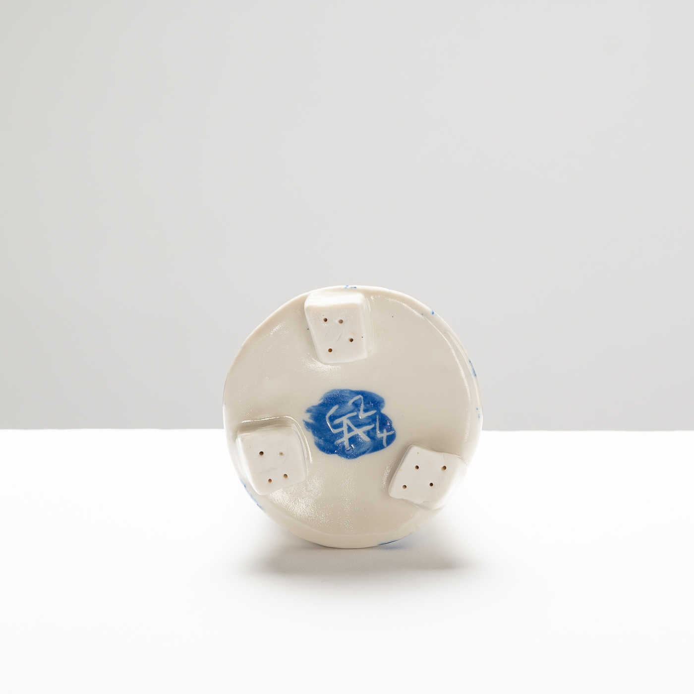 GA541Y29 Cellists Blue