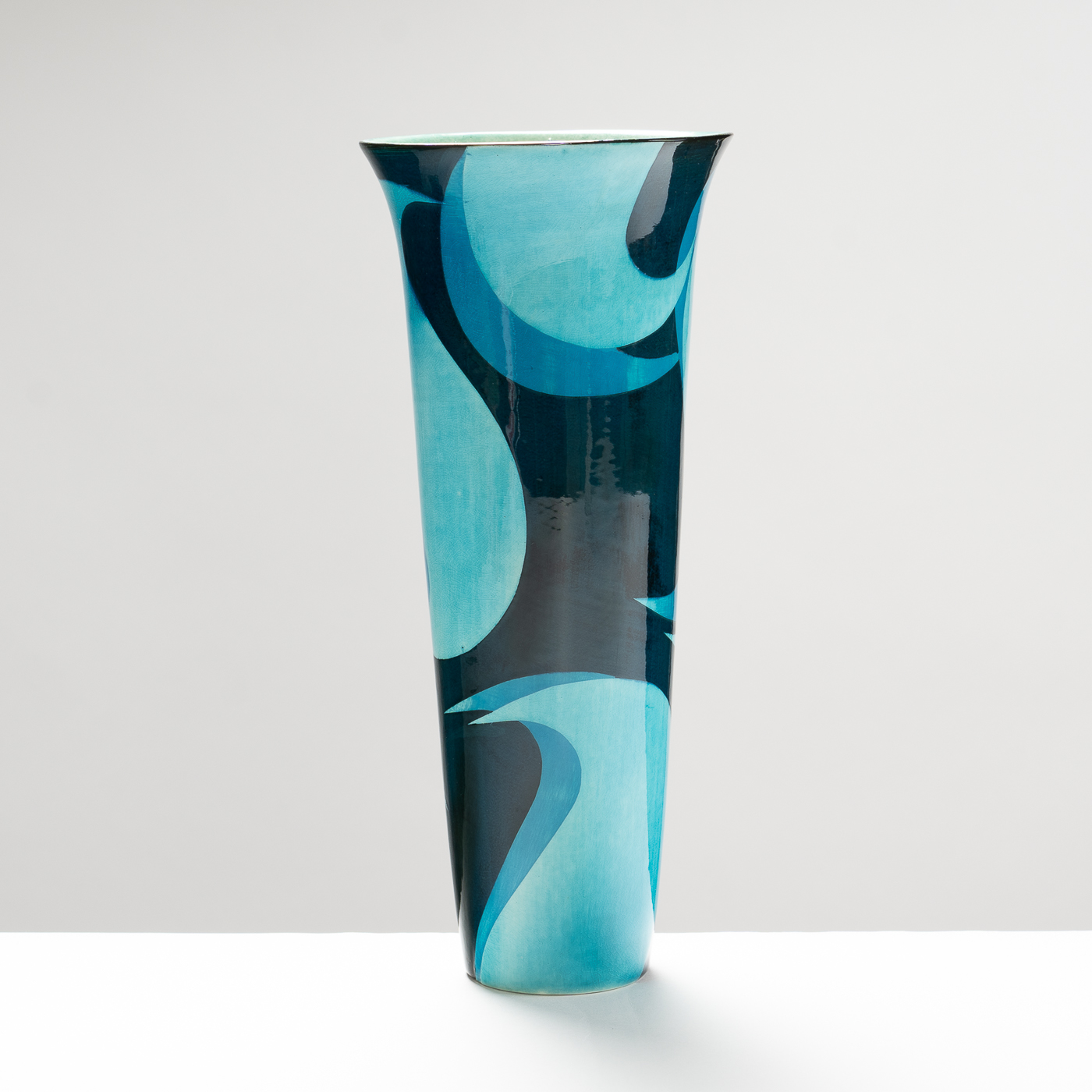 JC119Y2830 Aquitaine Medium Vase