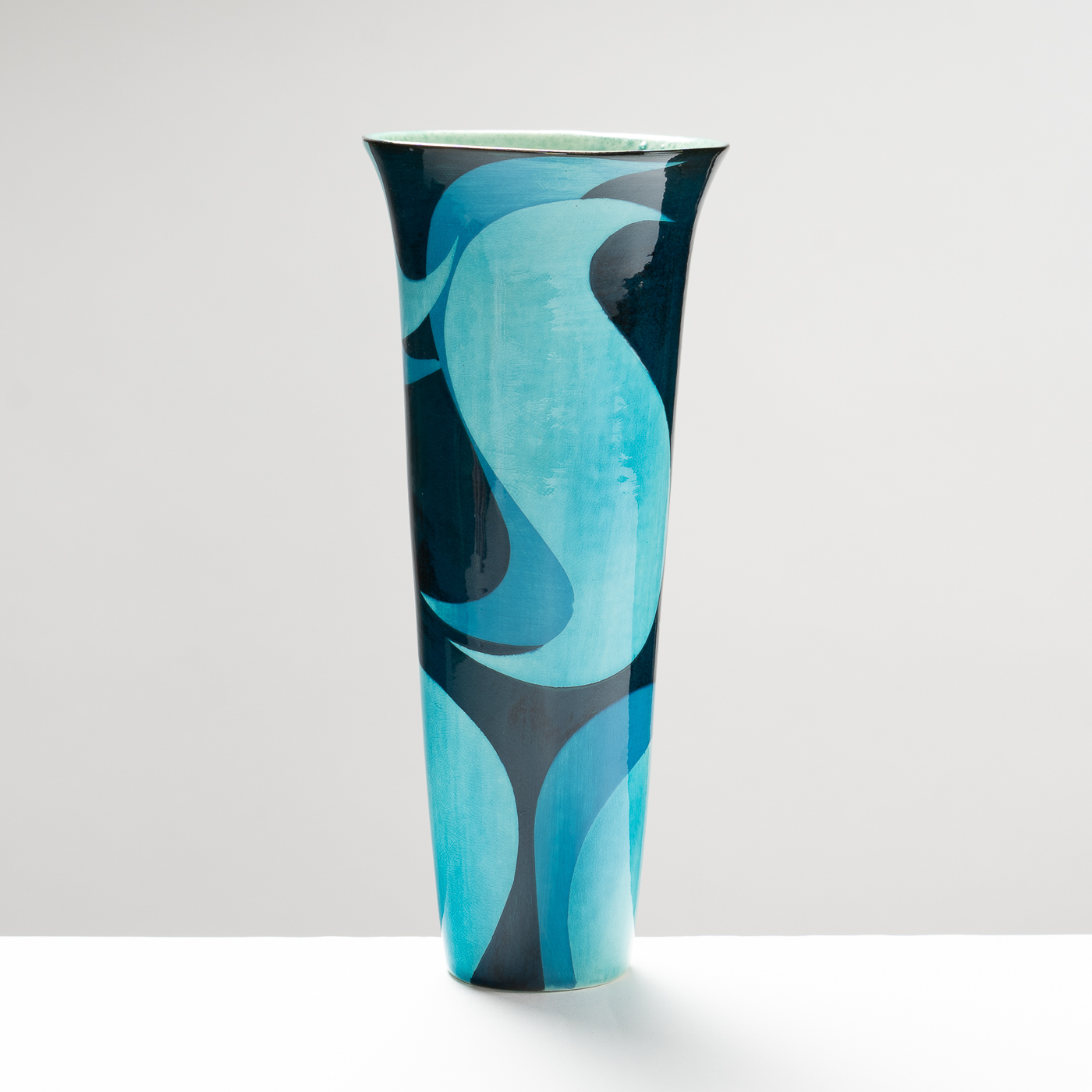 JC119Y2830 Aquitaine Medium Vase