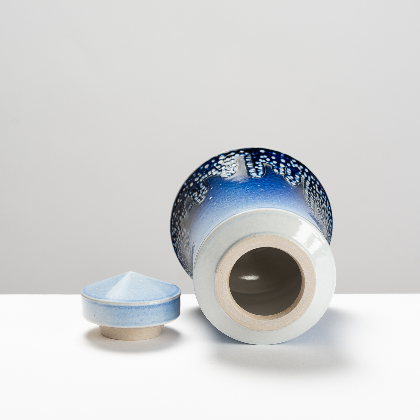 JN357Y364 Saltglazed Jar