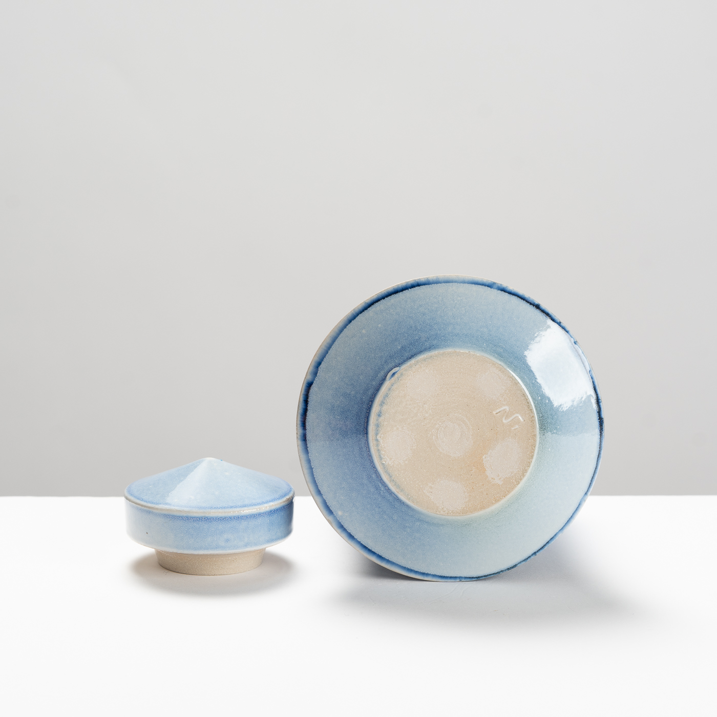 JN357Y364 Saltglazed Jar