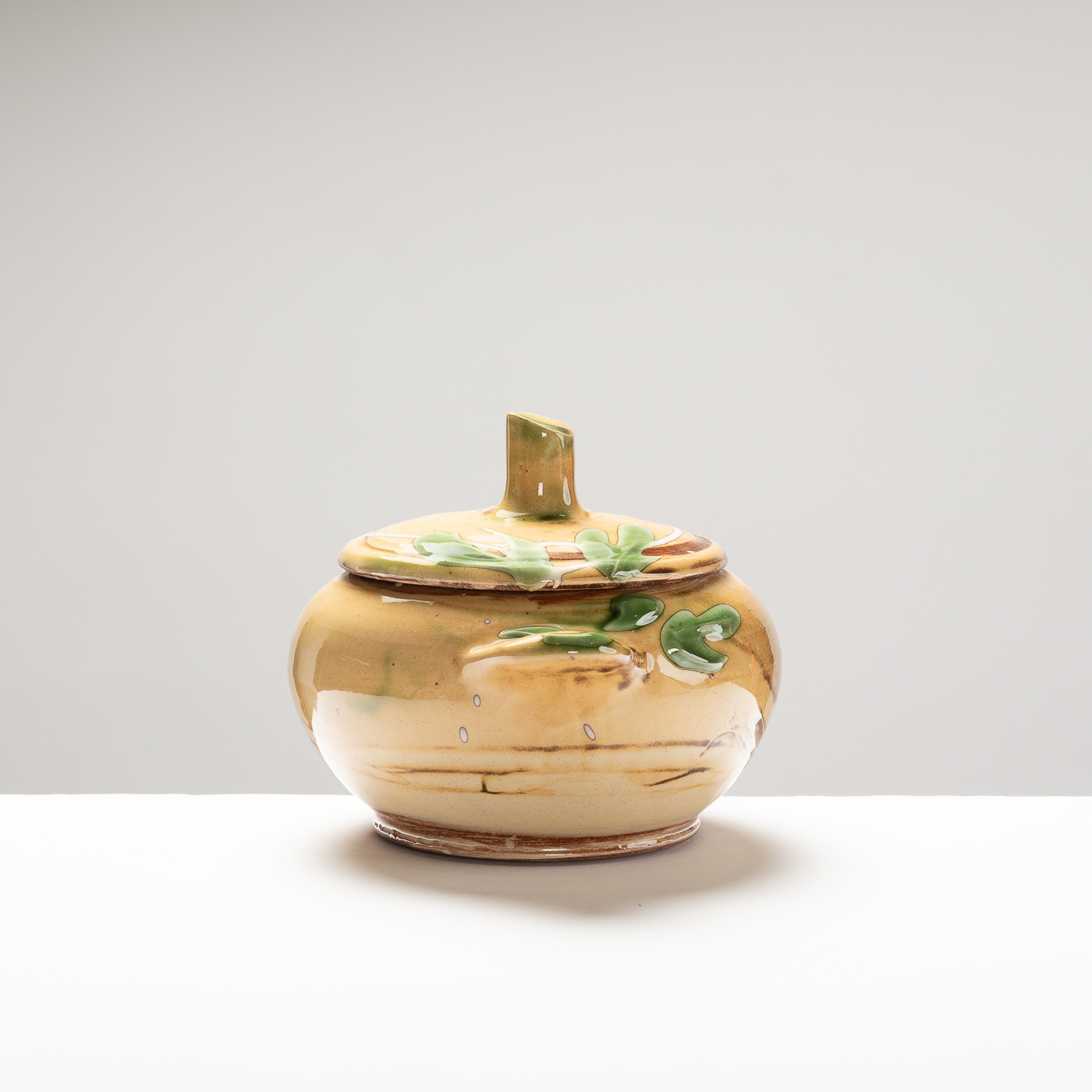 PD338Y154 Small Round Lidded dish