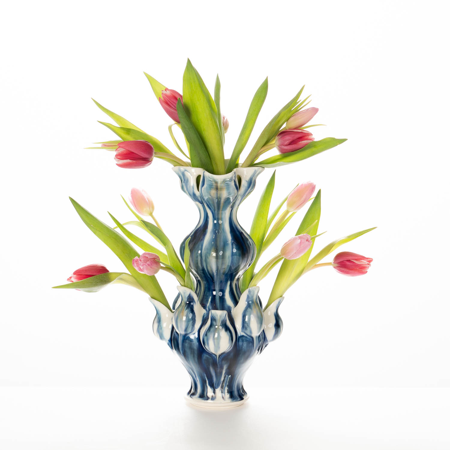 MT594Y1 Blue and White Tulipiere