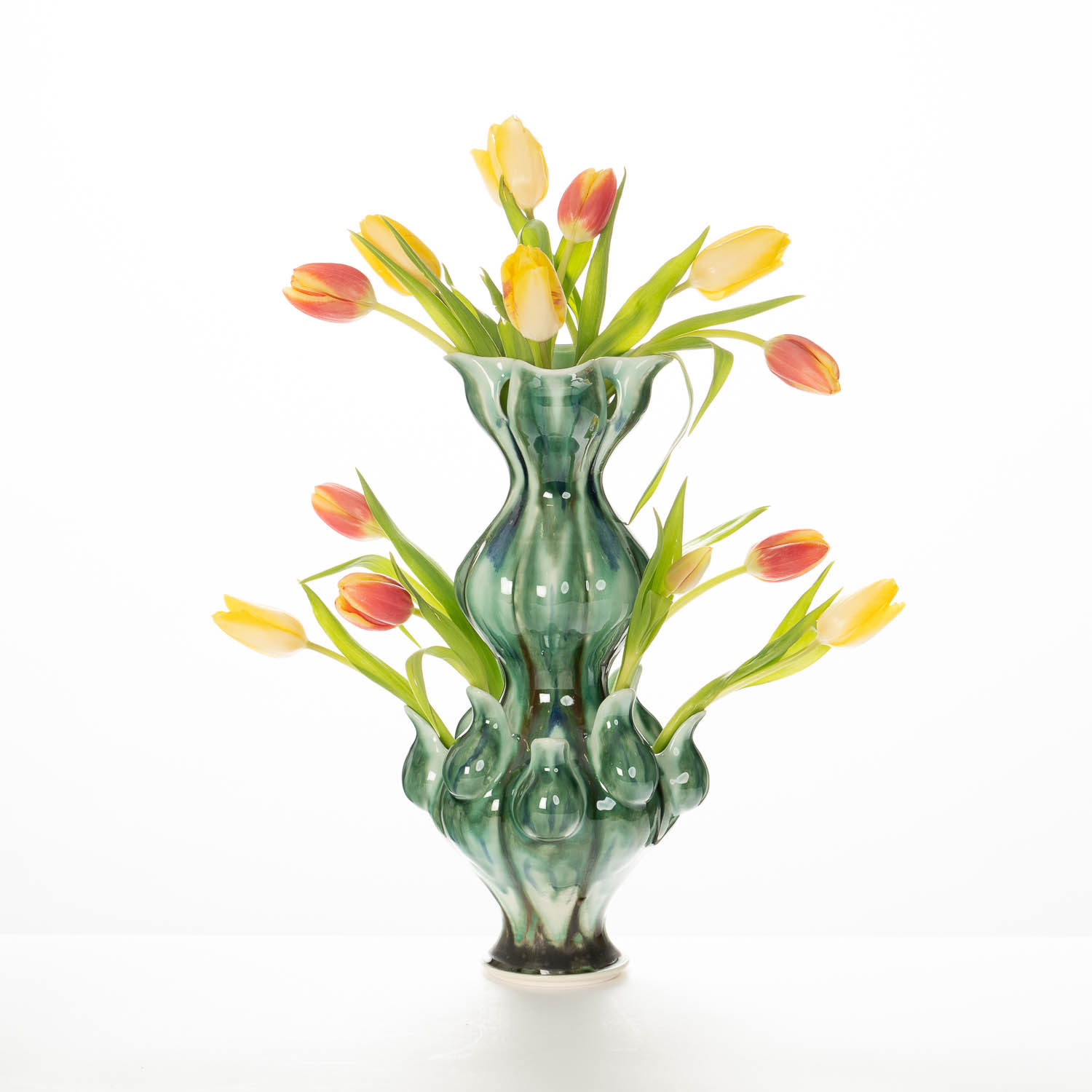 MT594Y3 Spring Green Tulipiere