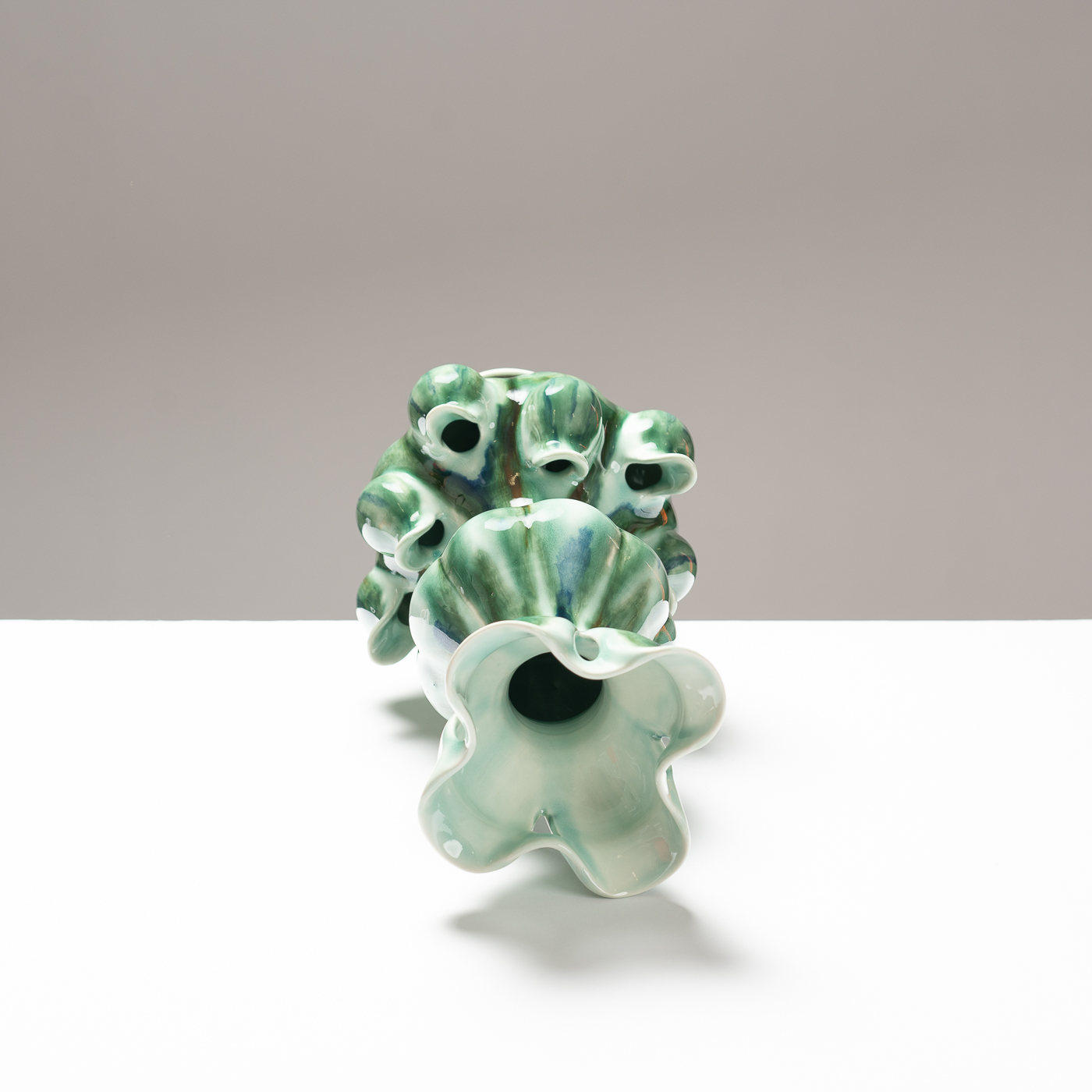 MT594Y3 Spring Green Tulipiere