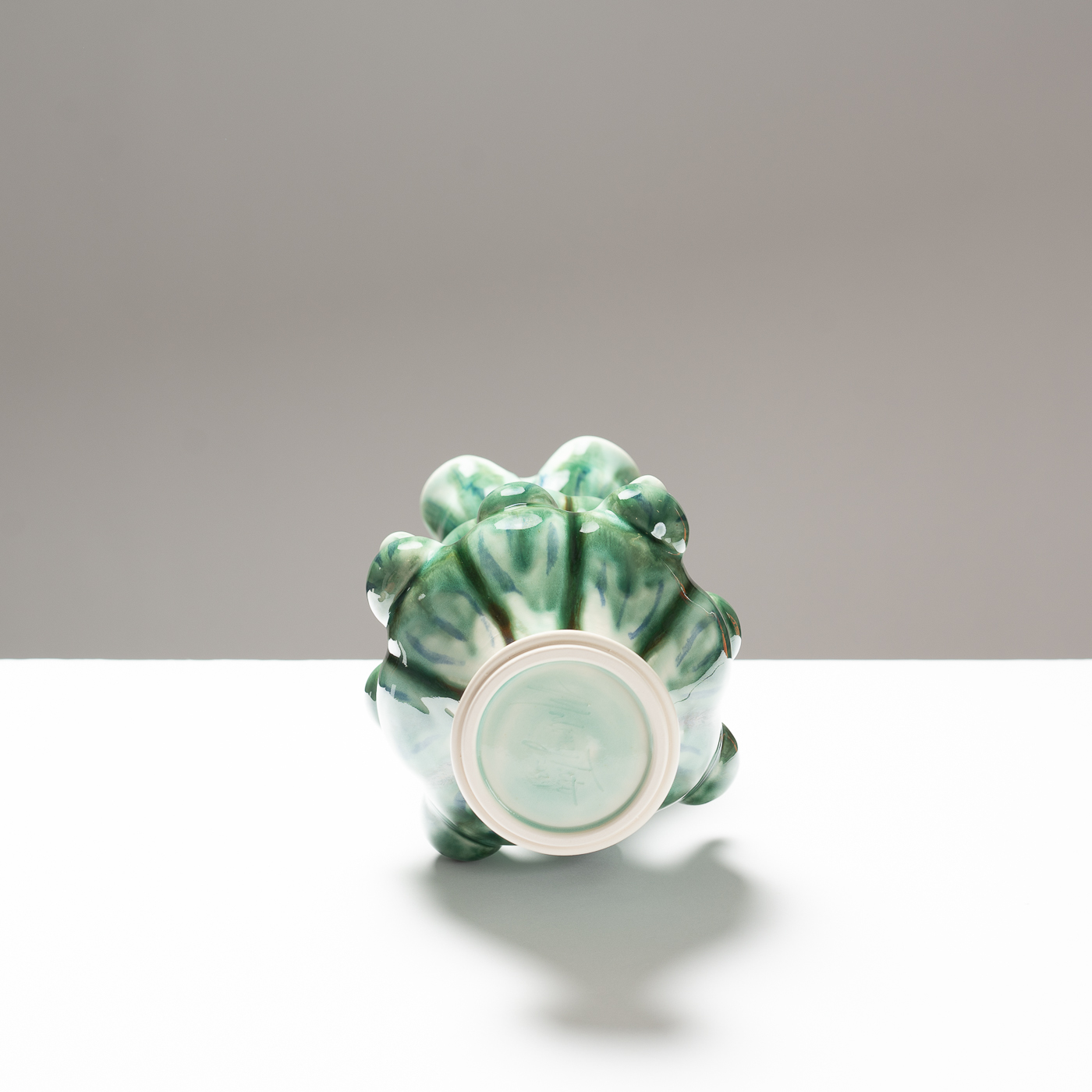 MT594Y3 Spring Green Tulipiere