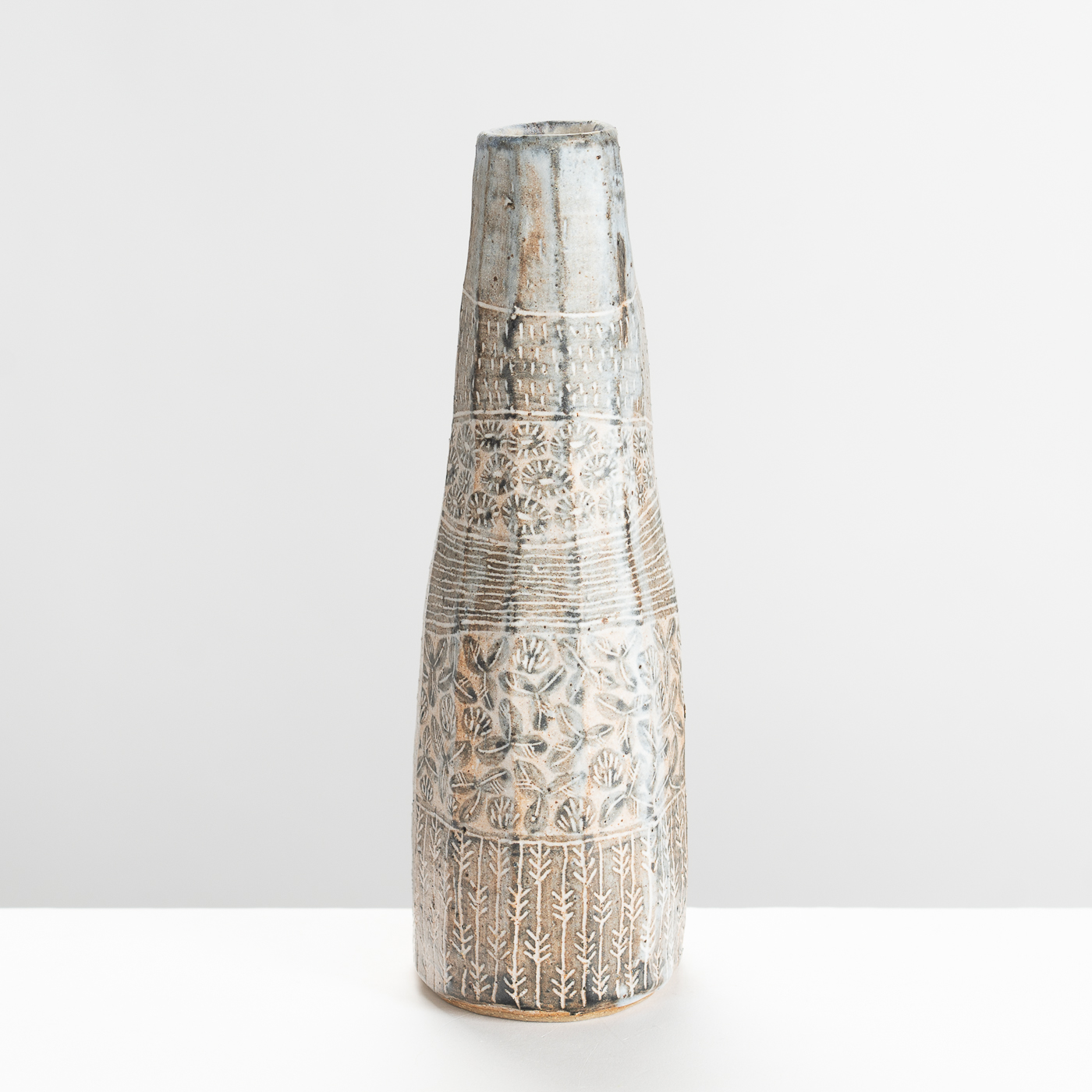 YT273Y1181 Meander Vase