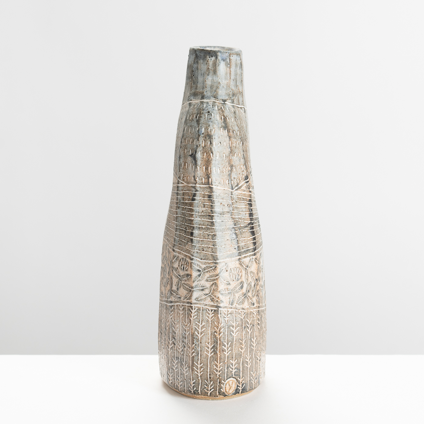 YT273Y1181 Meander Vase