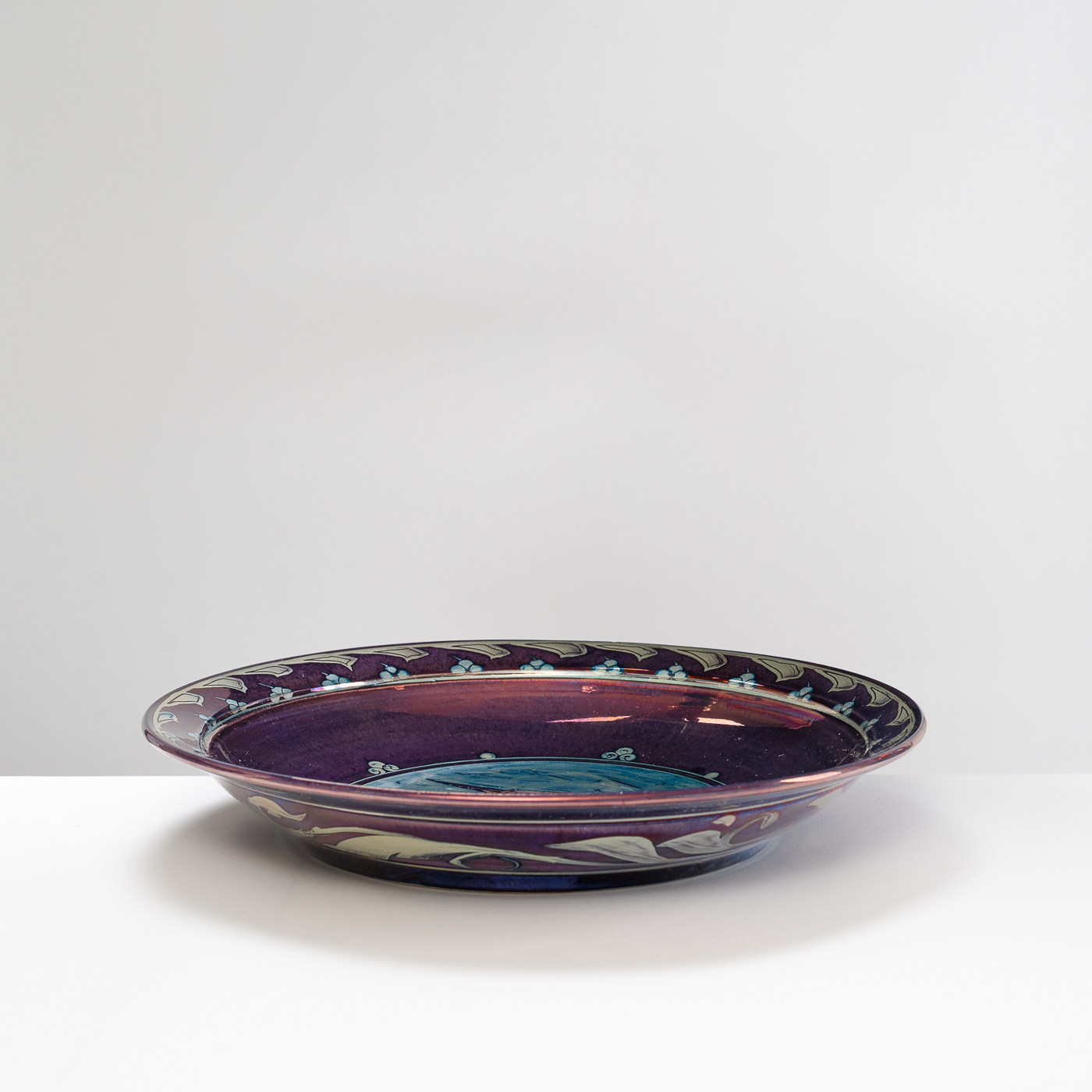 JCJ408Y237 Rimmed Plate Kestrel