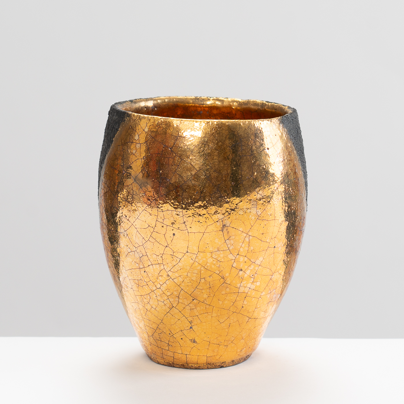 SF209Y902 Black/Gold Vessel