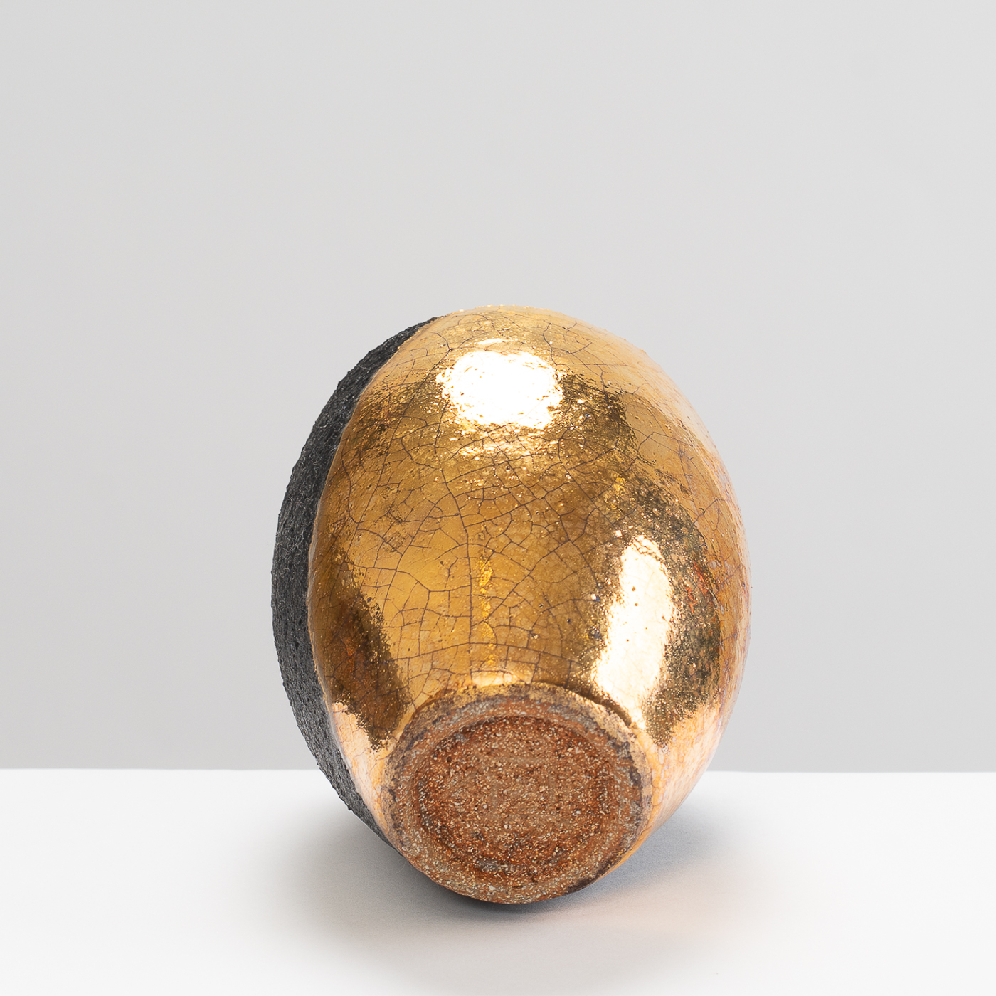 SF209Y902 Black/Gold Vessel