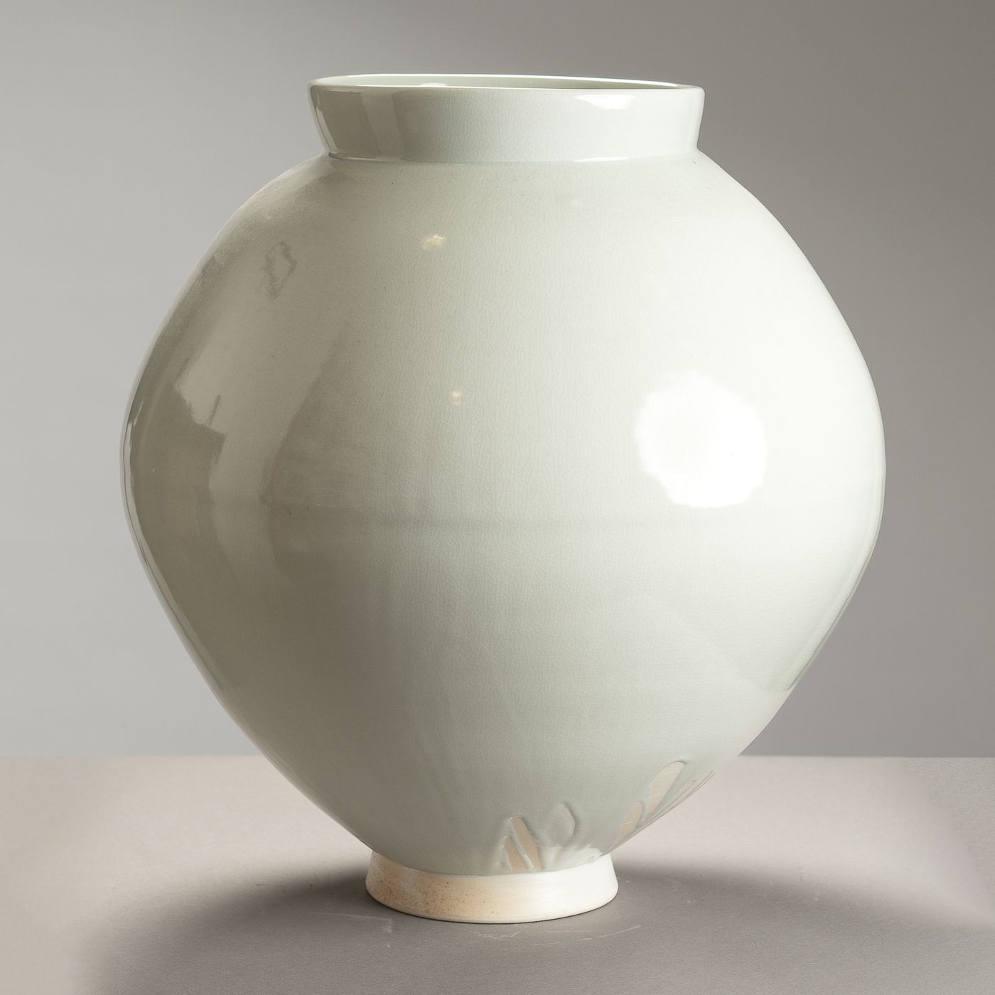 AB326Y685 Porcelain Moon Jar