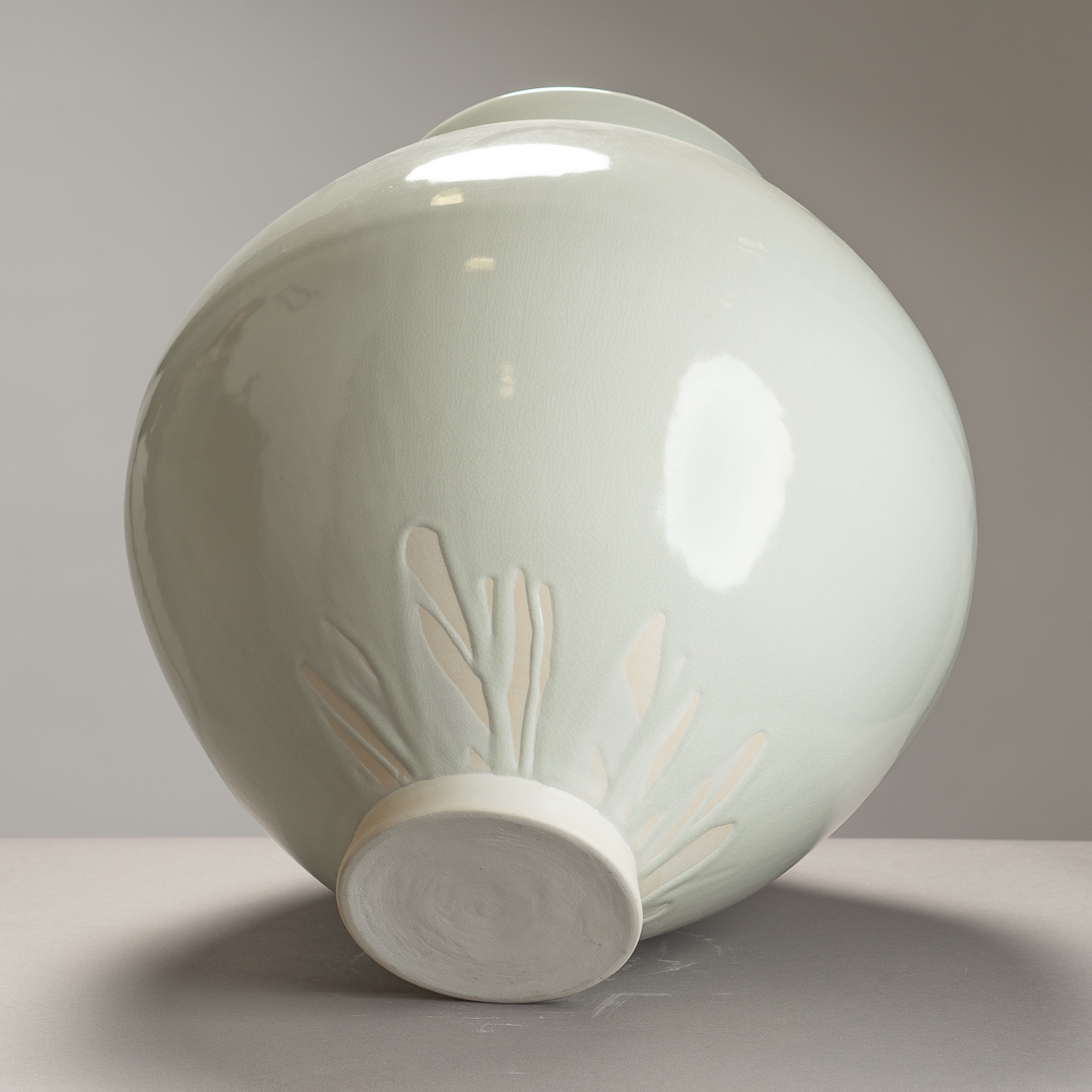 AB326Y685 Porcelain Moon Jar