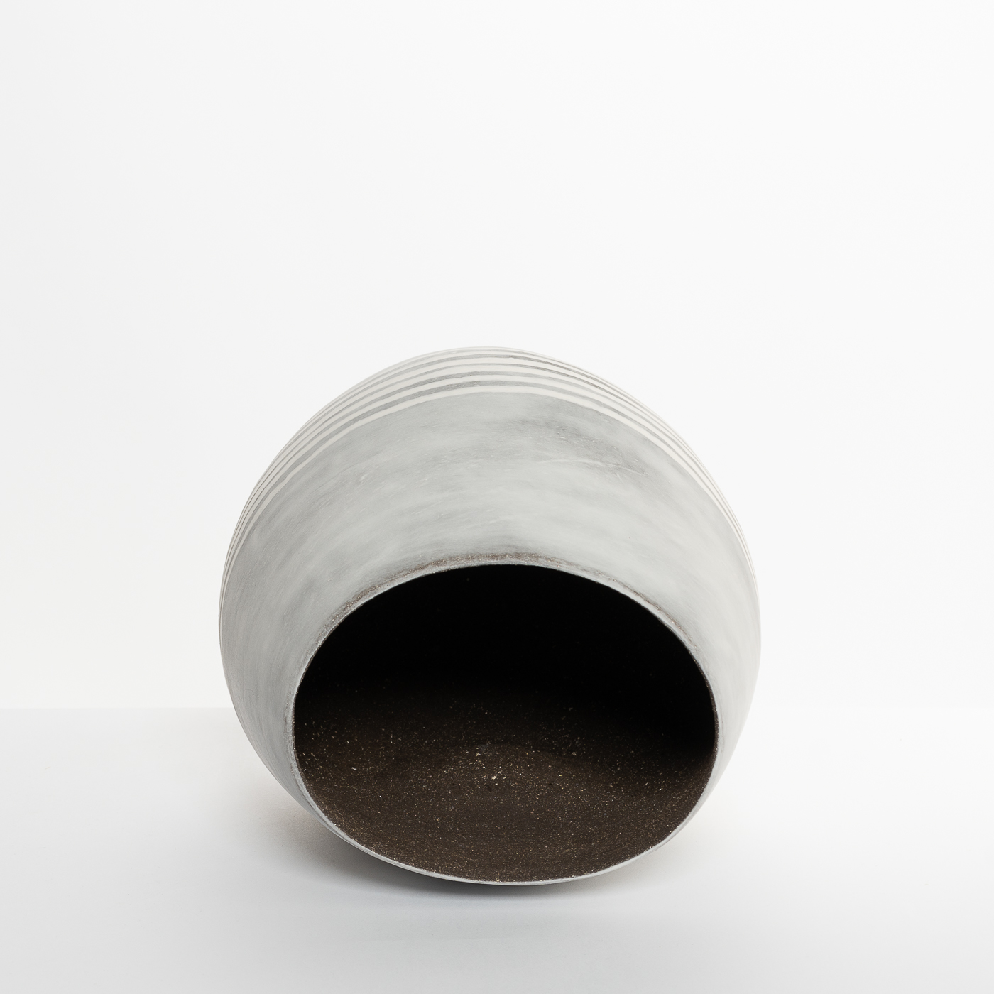 GK175Y63 Vessel, Veiled Moon