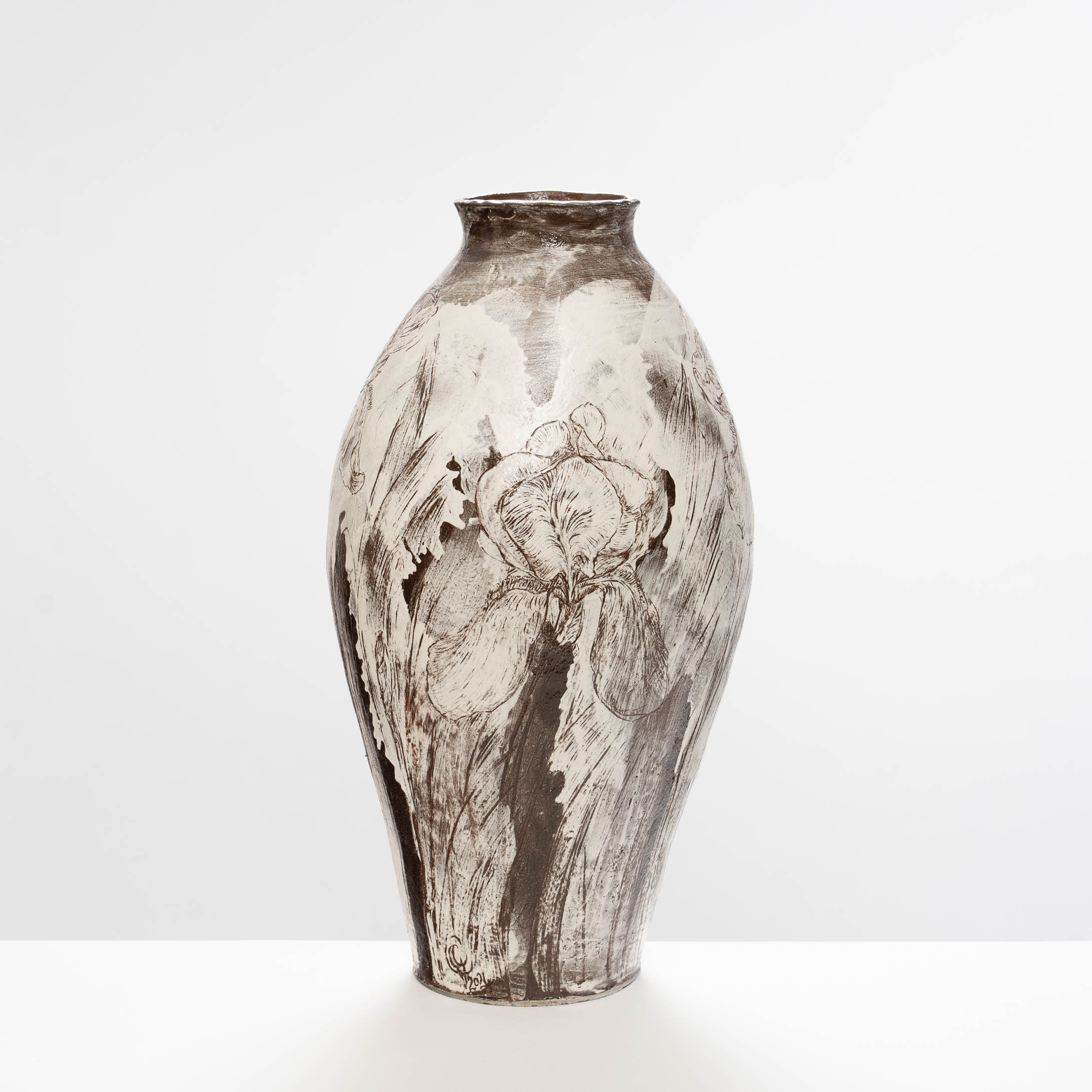 CC462Y9 Monochrome Iris Vase