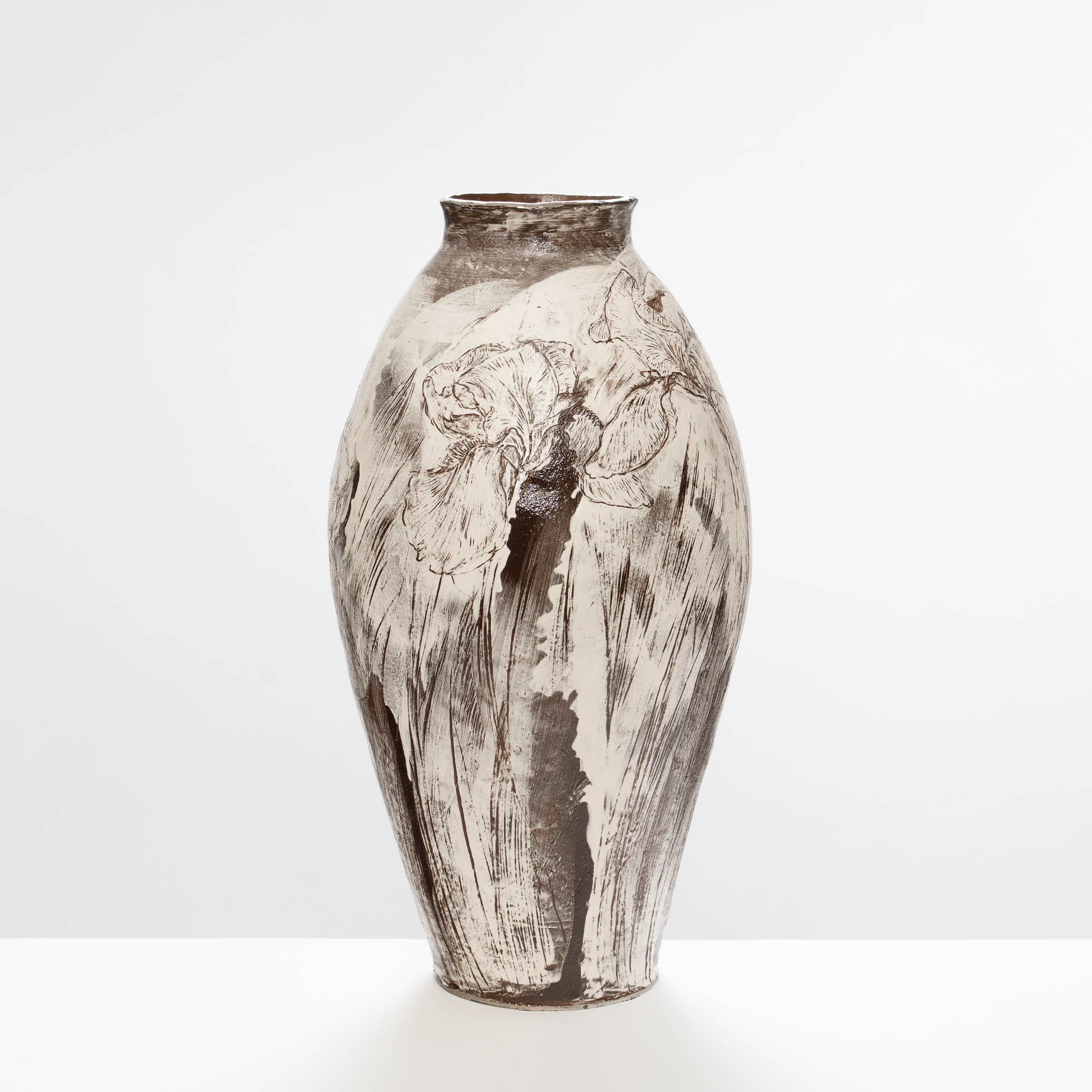 CC462Y9 Monochrome Iris Vase