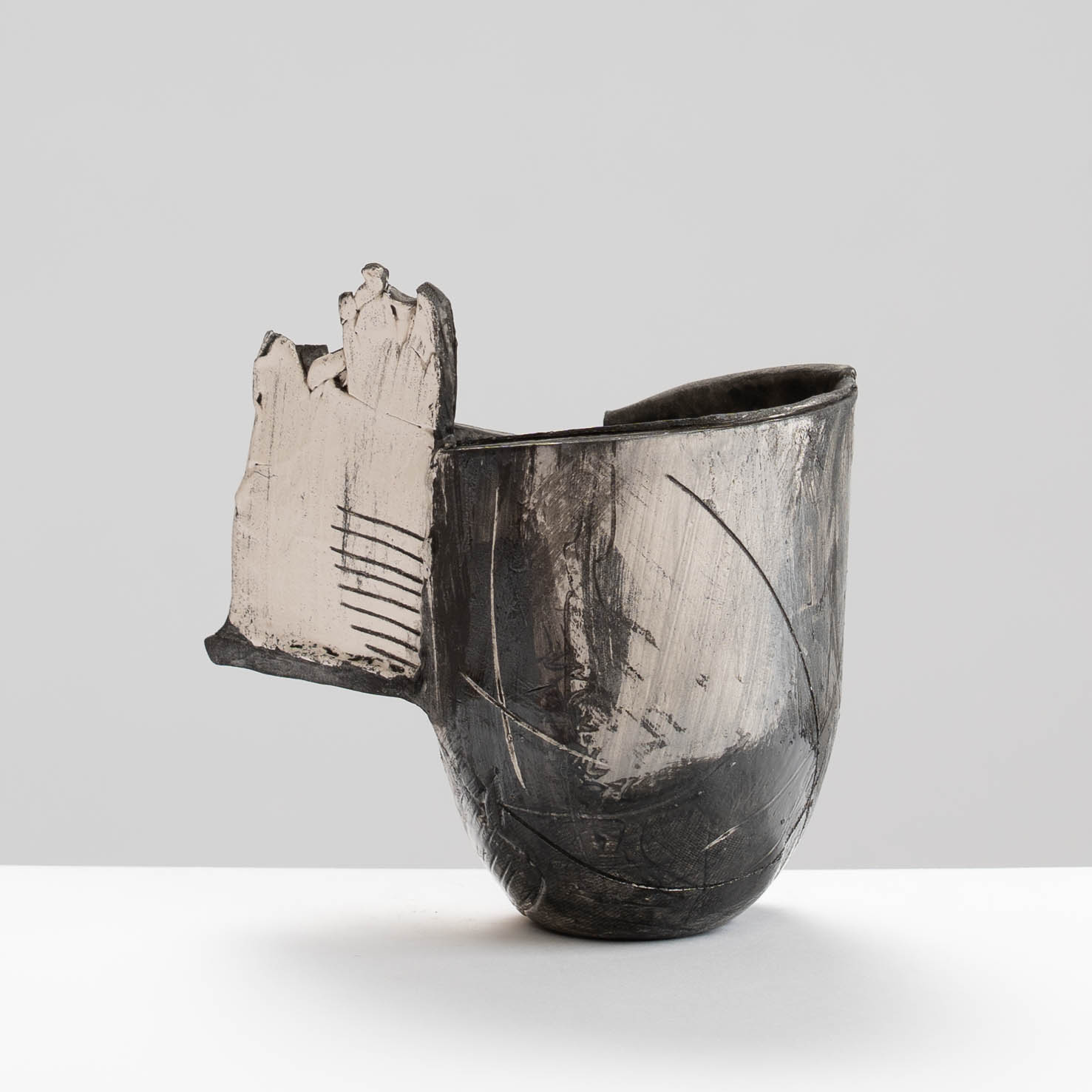 ES582Y48 Small Black Fragmented Vessel