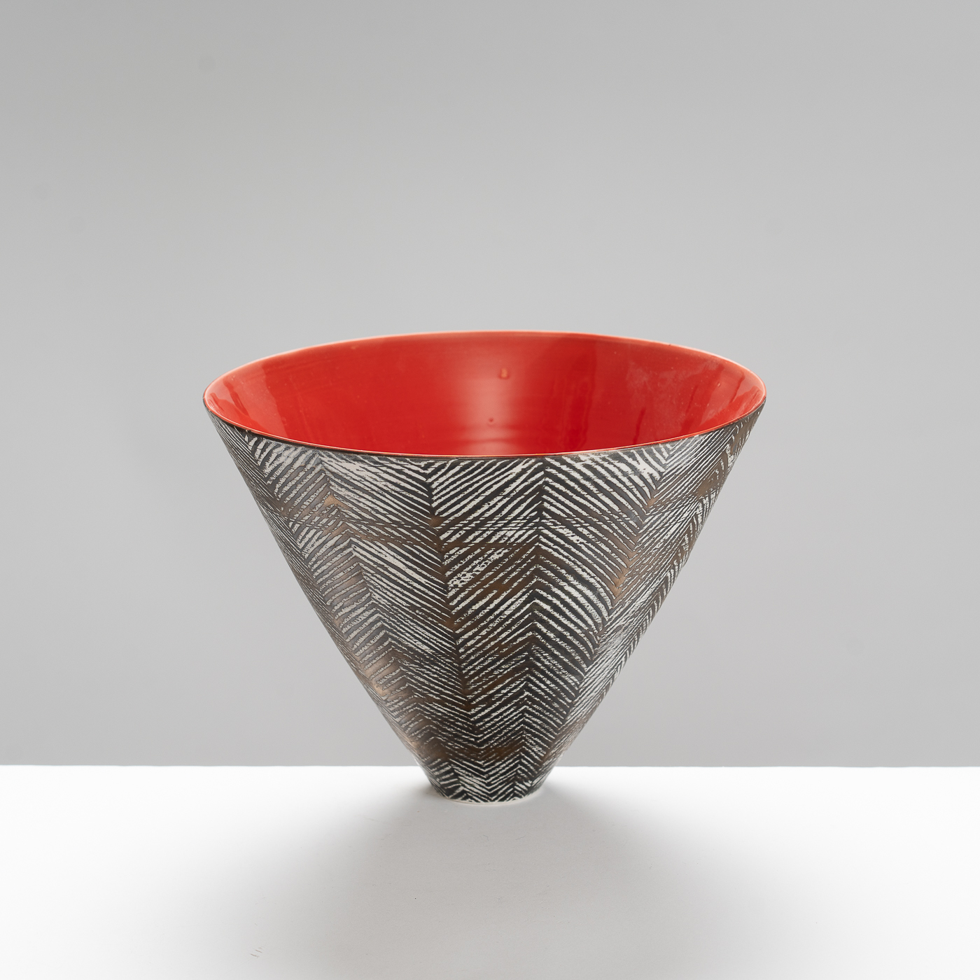 KK465Y533 Conical Bowl