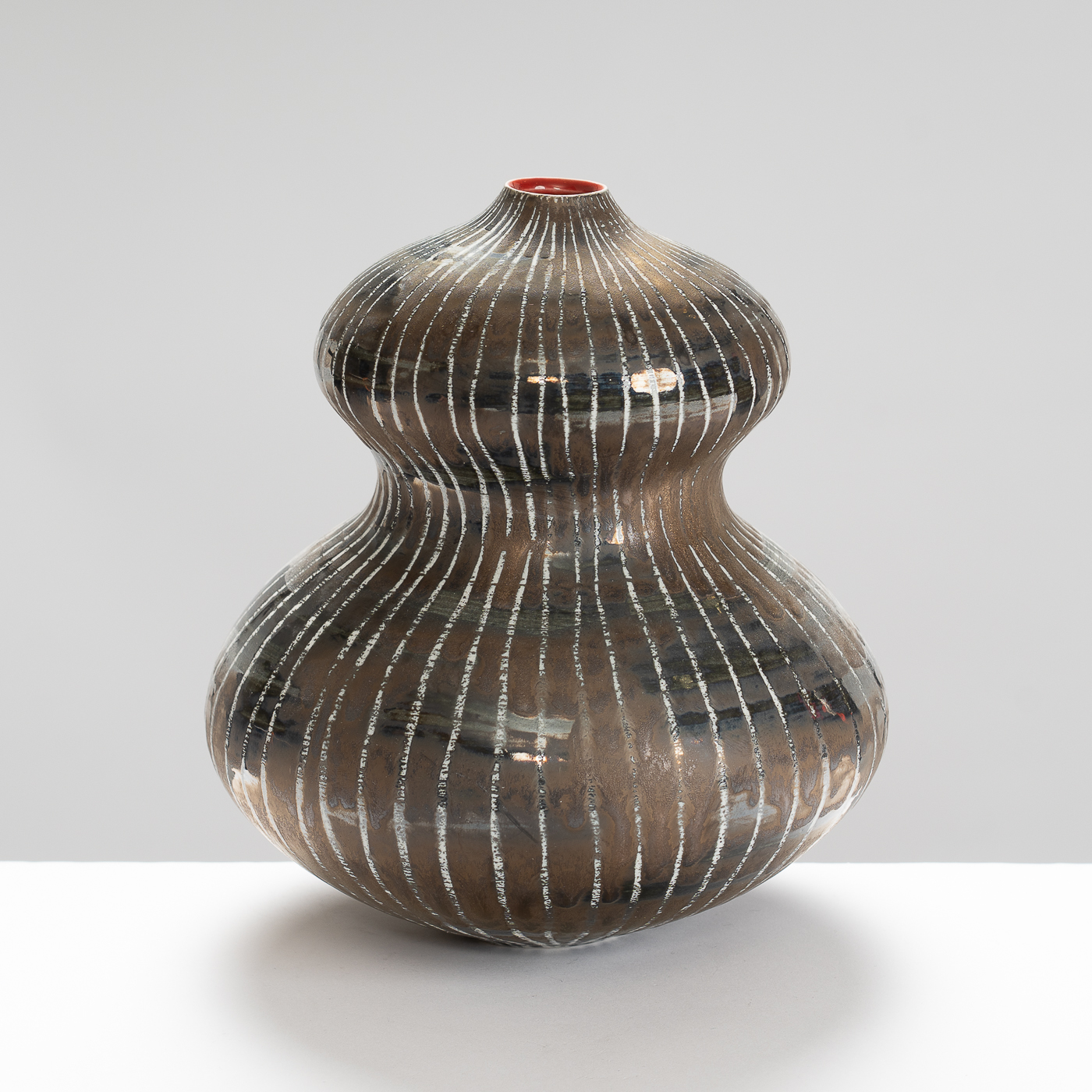 KK465Y541 Large Bulbous Vase