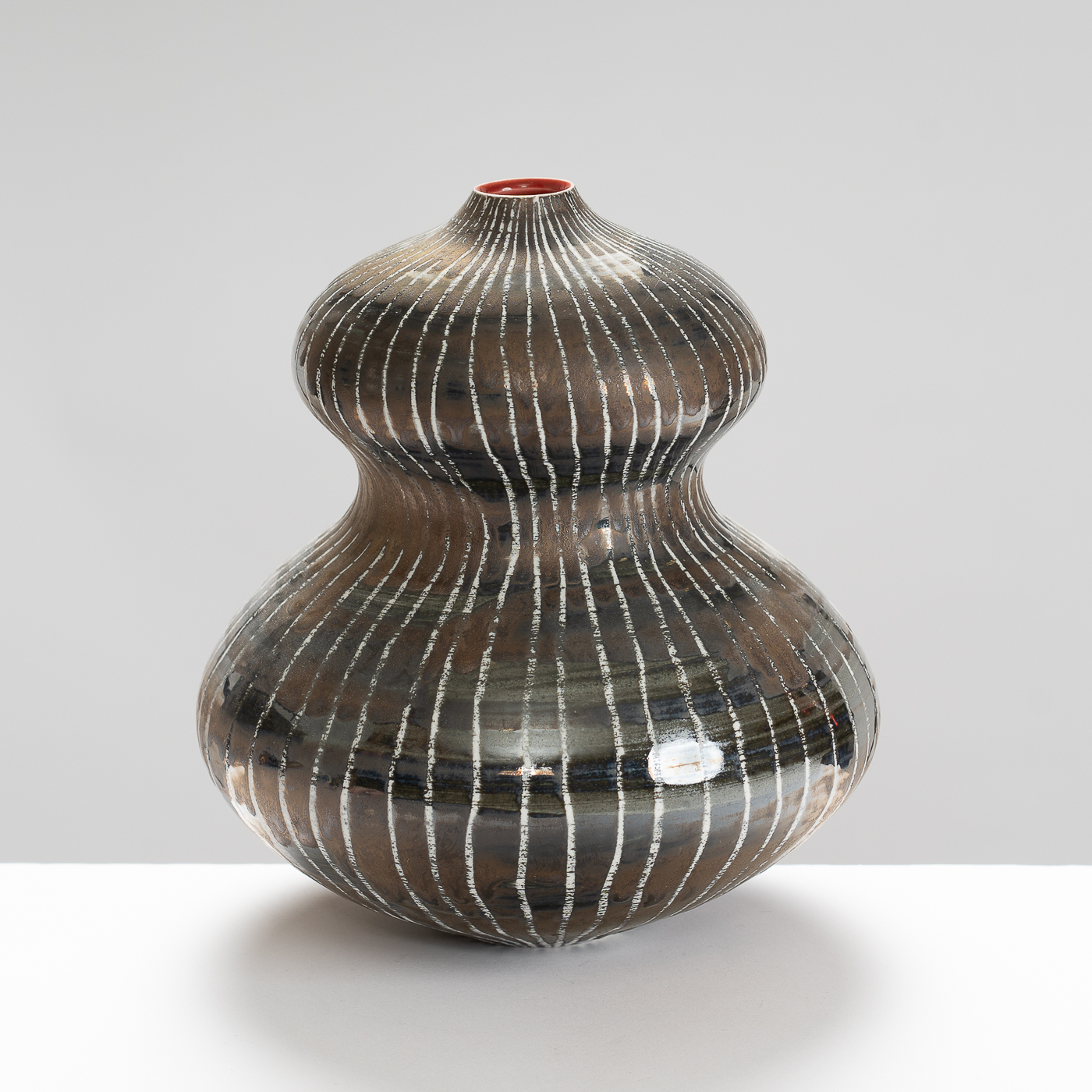 KK465Y541 Large Bulbous Vase