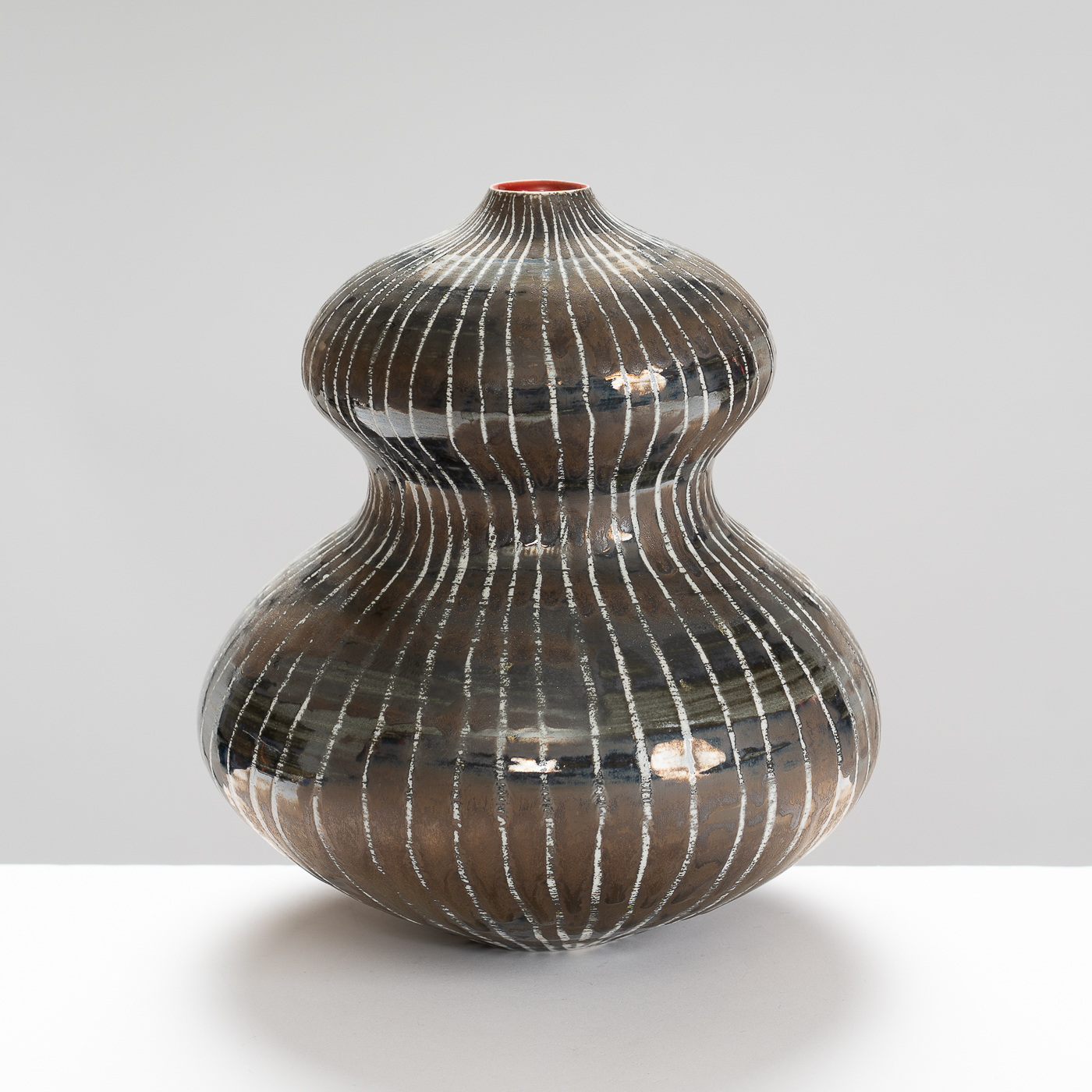 KK465Y541 Large Bulbous Vase