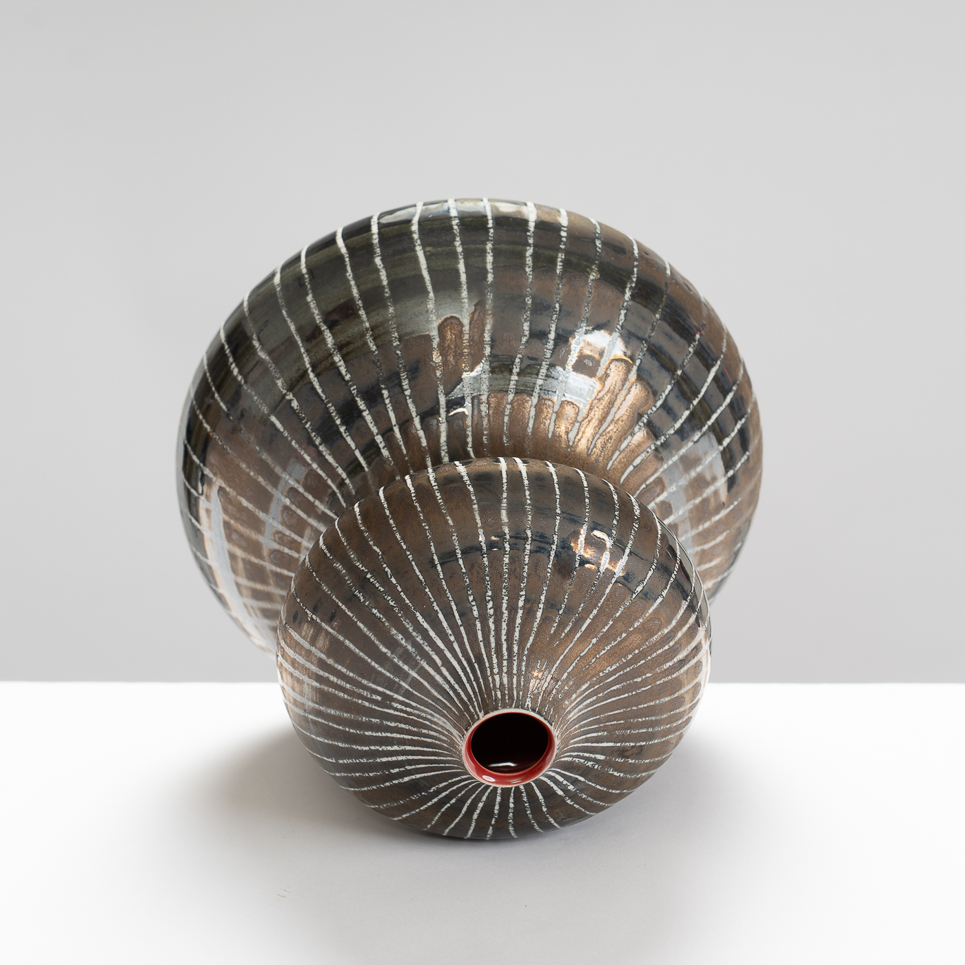 KK465Y541 Large Bulbous Vase