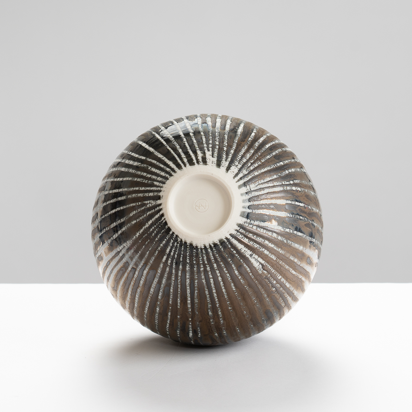 KK465Y542 Large Bulbous Vase