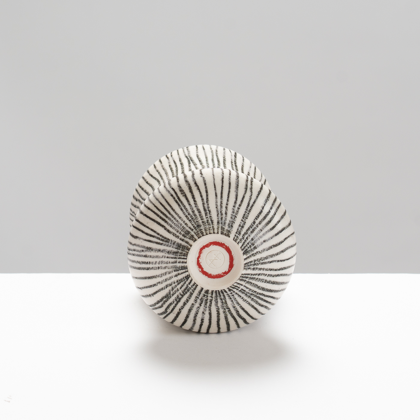 KK465Y547 Small Bulbous Vase