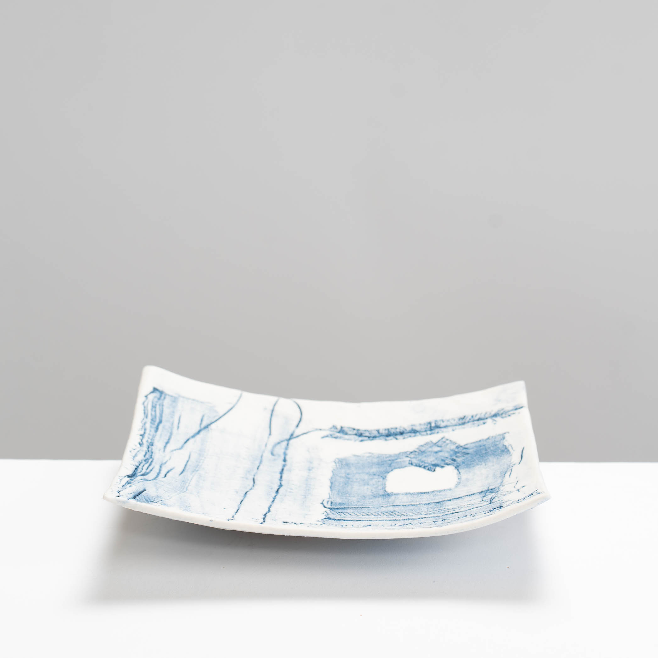 LC142Y322 Square Dish