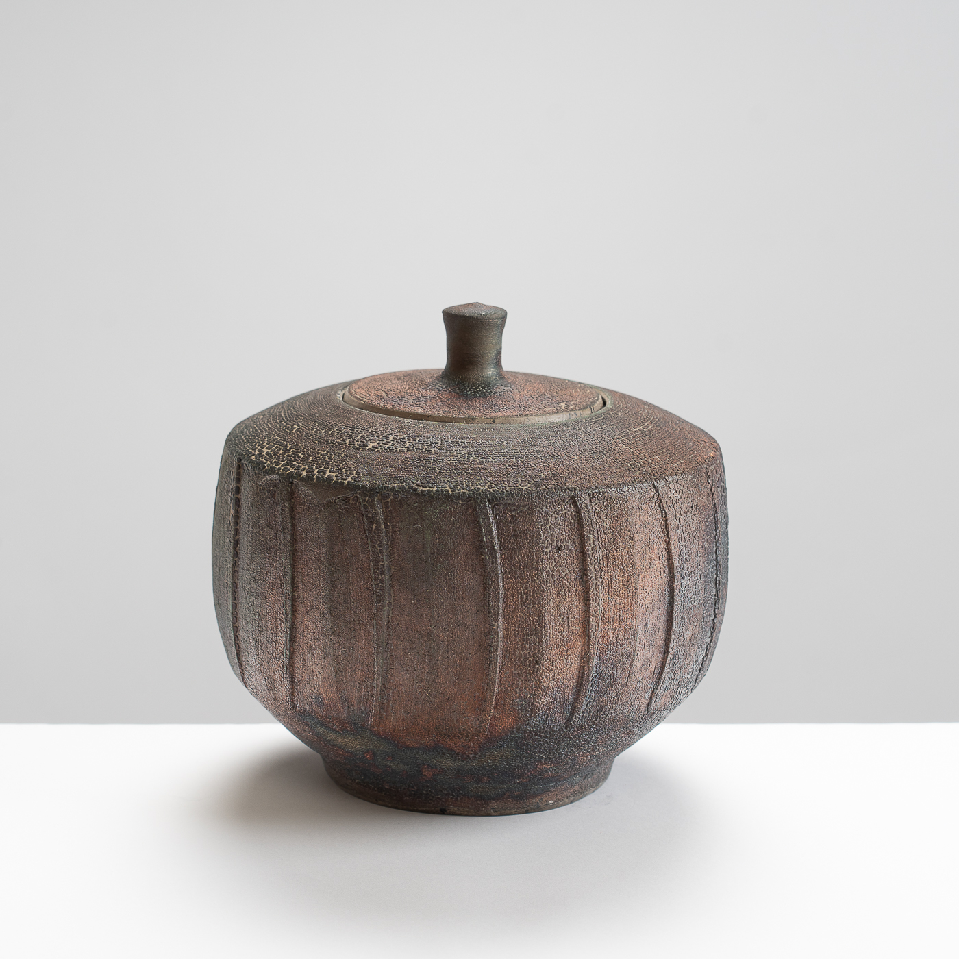 TA44Y153 Fluted Lidded Vessel